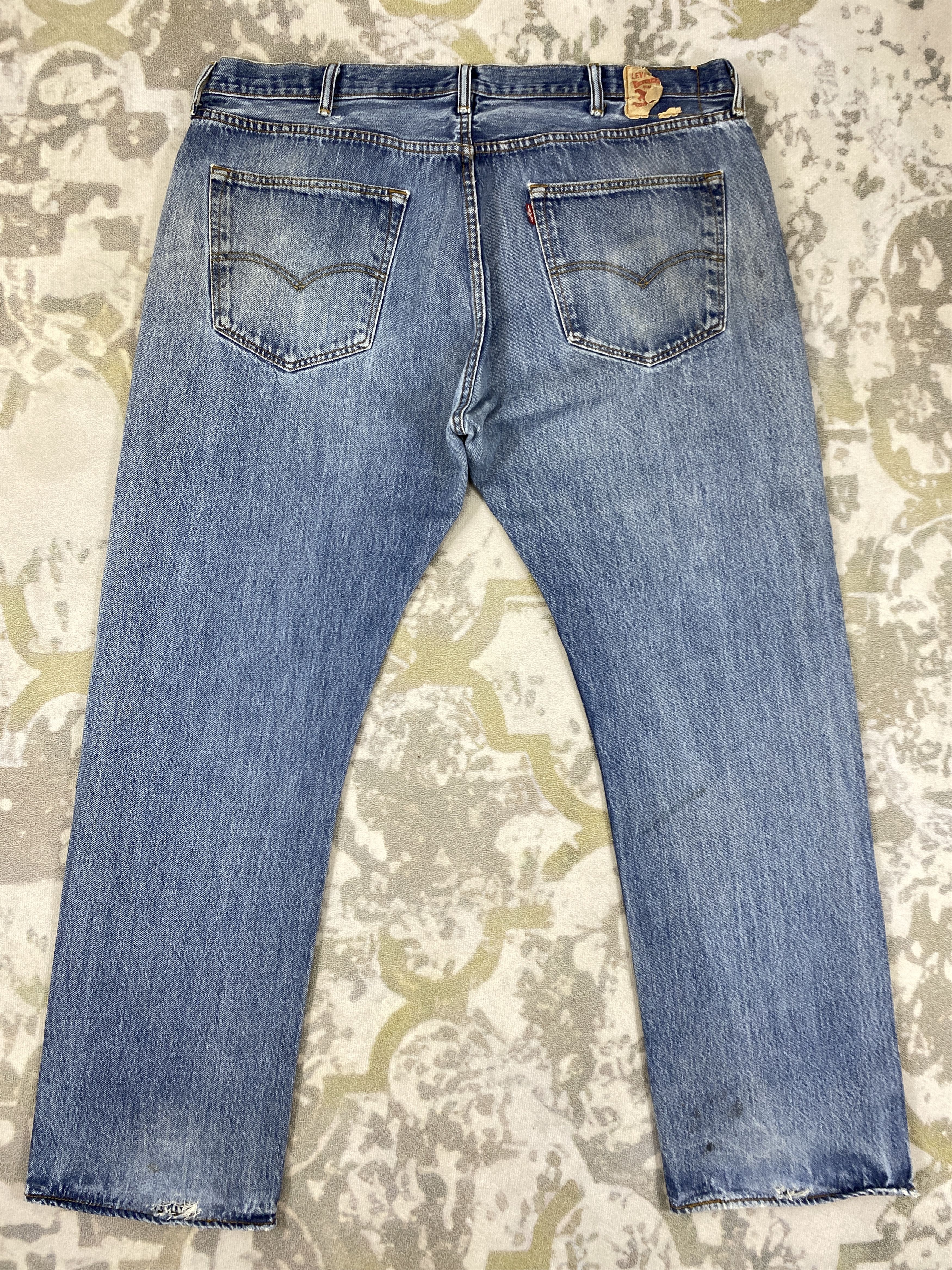 Levi's Blue Distressed Vintage Levi's Denim 41x31.5 -JN424 Size US 41 - 2 Thumbnail