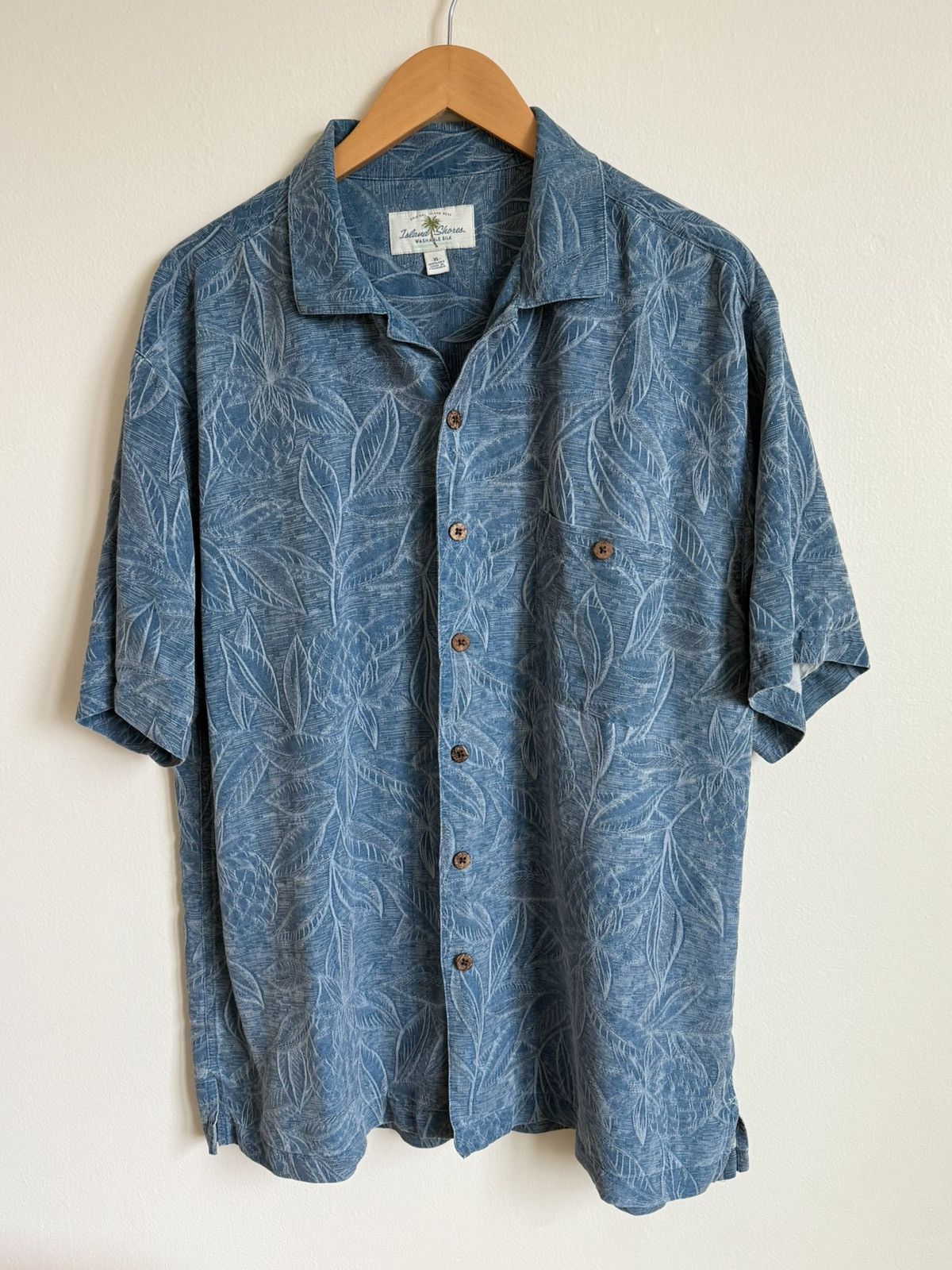 Vintage Vintage Island Shores Washable Silk Hawaiian Shirt Size XL Size US XL / EU 56 / 4 - 1 Thumbnail