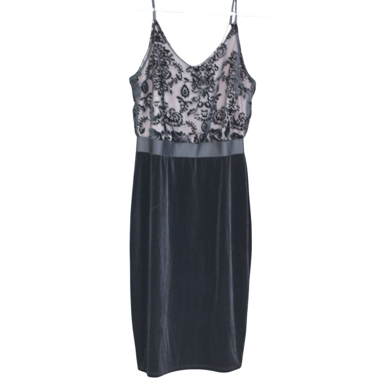 Target Basics New with Tags Xhilaration Velvet & Lace Knee-Length Dress XS Size XS / US 0-2 / IT 36-38 - 1 Thumbnail