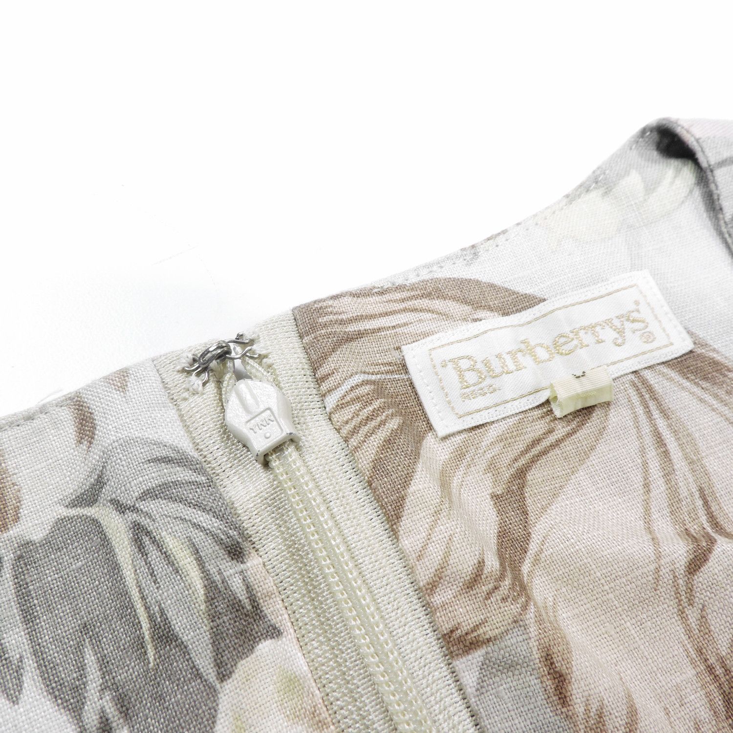 Burberry BURBERRY’S FLORAL PATTERN SLEEVELESS MINI DRESS Size M / US 6-8 / IT 42-44 - 4 Thumbnail