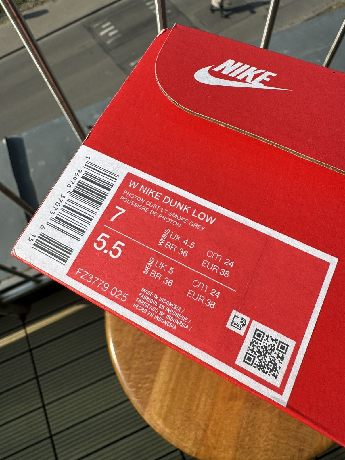 Nike Nike Dunk Low Light Armory Blue Photon Dust 38 EU FZ3779-025 Size US 7 / IT 37 - 24 Thumbnail