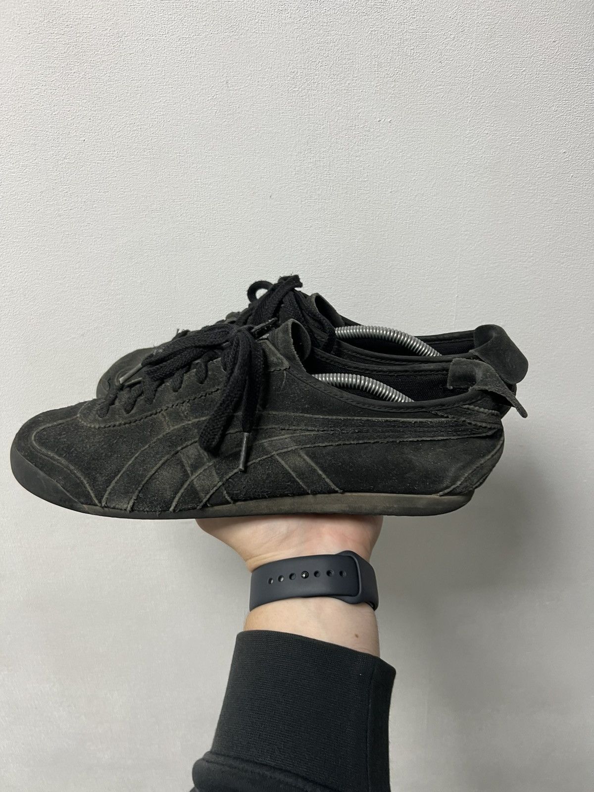 Asics Vintage Asics Onitsuka Tiger Black Low Top Sneakers Size US 9 / EU 42 - 3 Thumbnail