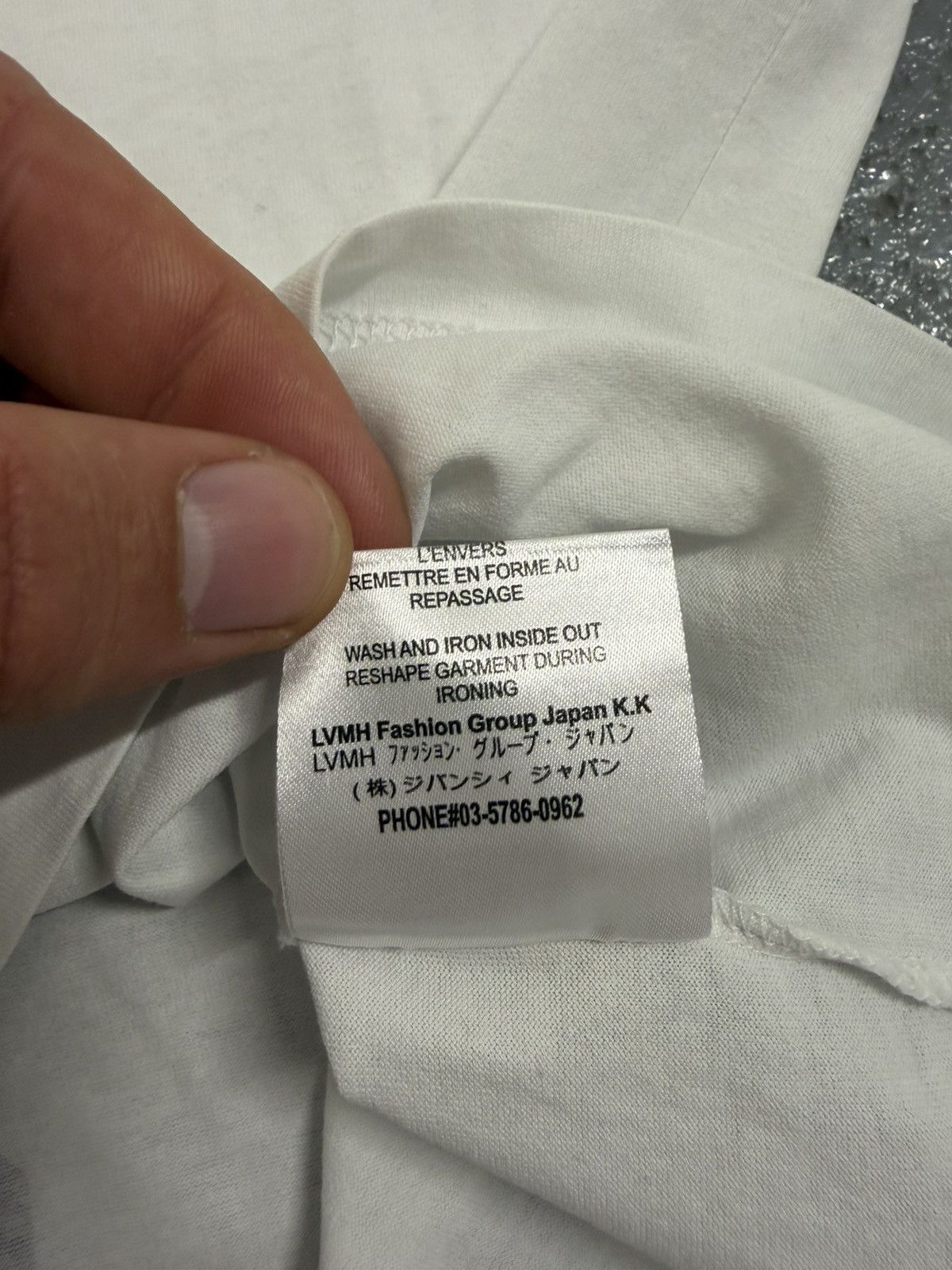 Givenchy Givenchy Rare Back Logo T-Shirt Size US XL / EU 56 / 4 - 9 Thumbnail