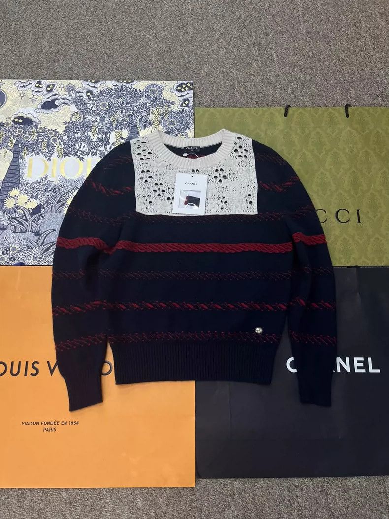 Chanel Chanel Cashmere hollowed-out crocheted color-matched cashm Size XS / US 0-2 / IT 36-38 - 1 Thumbnail