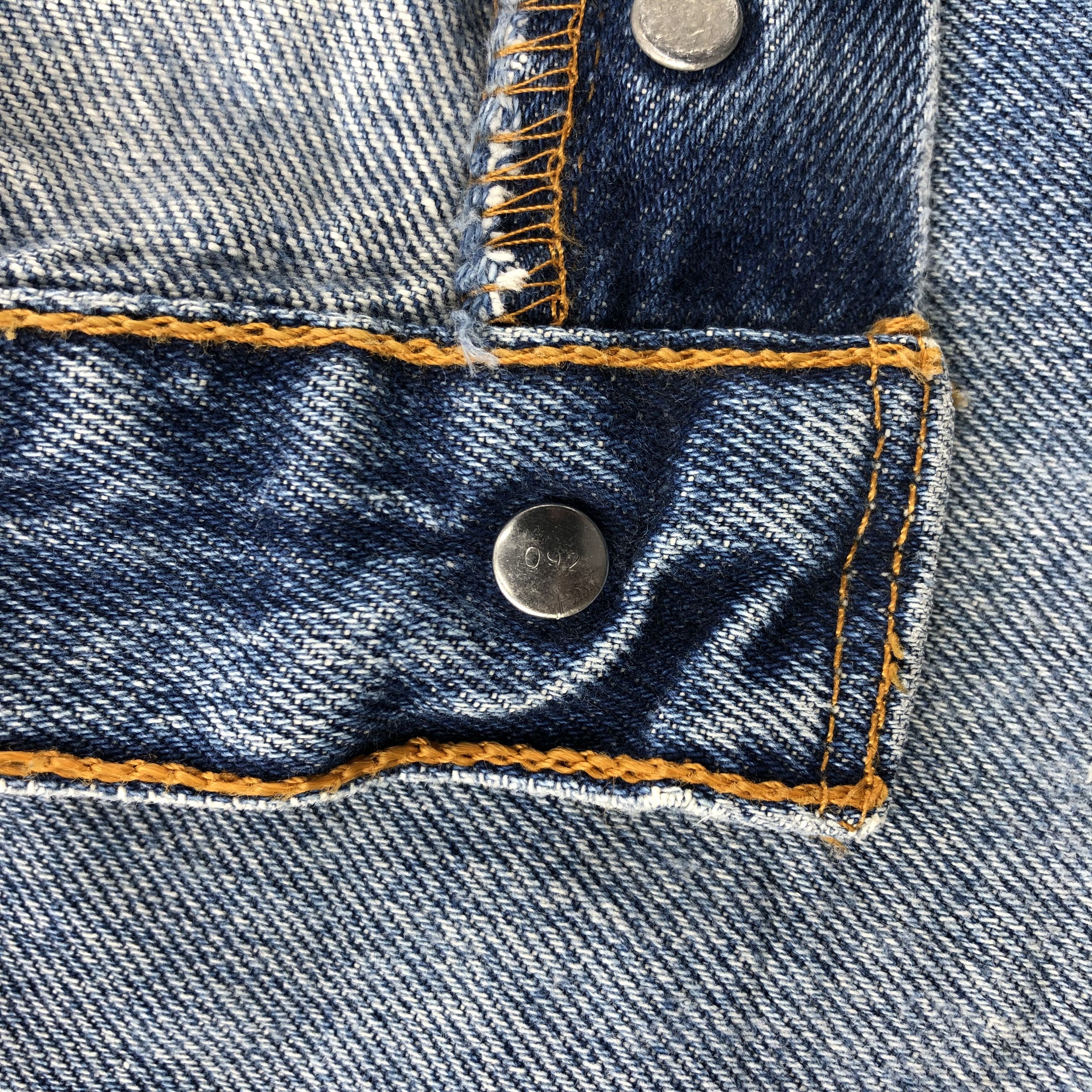 Levi's Vintage Levis 501 Jeans Faded Blue Distressed Denim KJ612 Size US 38 / EU 54 - 10 Thumbnail