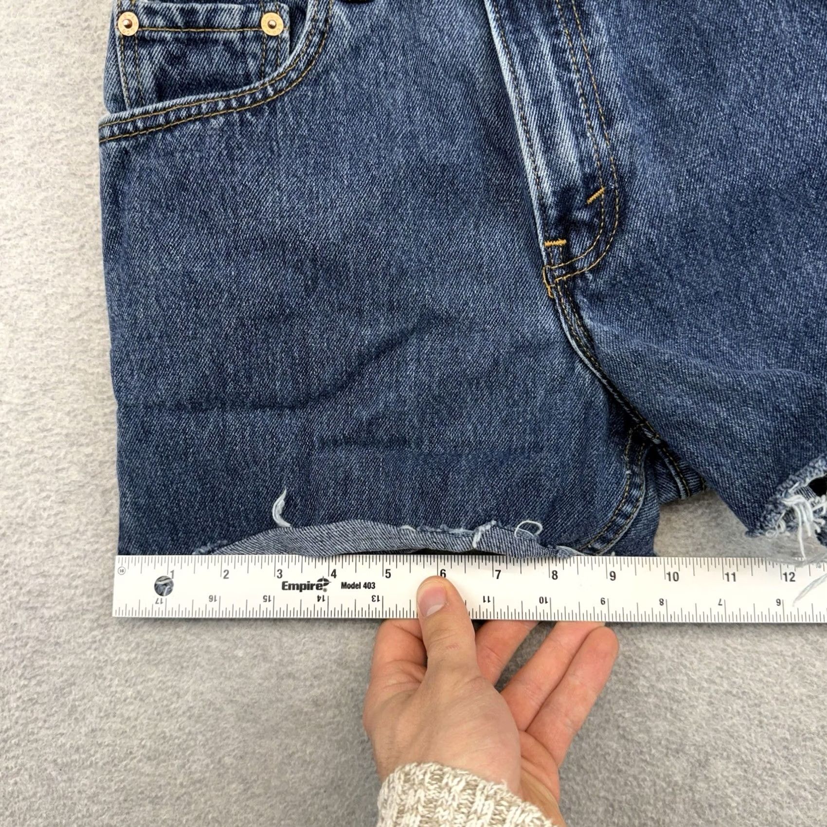 Levi's VINTAGE Levi's 550 Denim Shorts 25” Waist Medium Wash USA MADE 90s Western College Hippie Retro Casual Womens Shorts Size 42" / US 20 - 5 Thumbnail