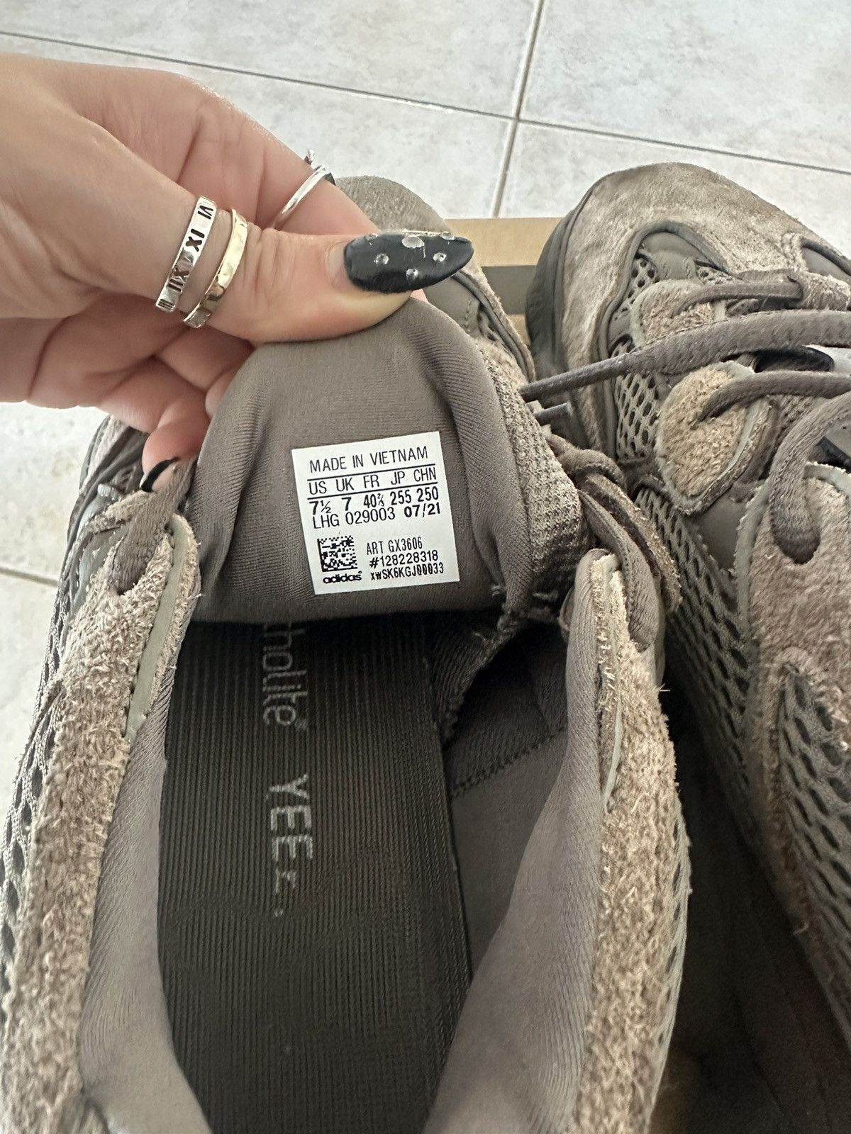 Yeezy YEEZY 500 Size US 7.5 / EU 40-41 - 4 Thumbnail