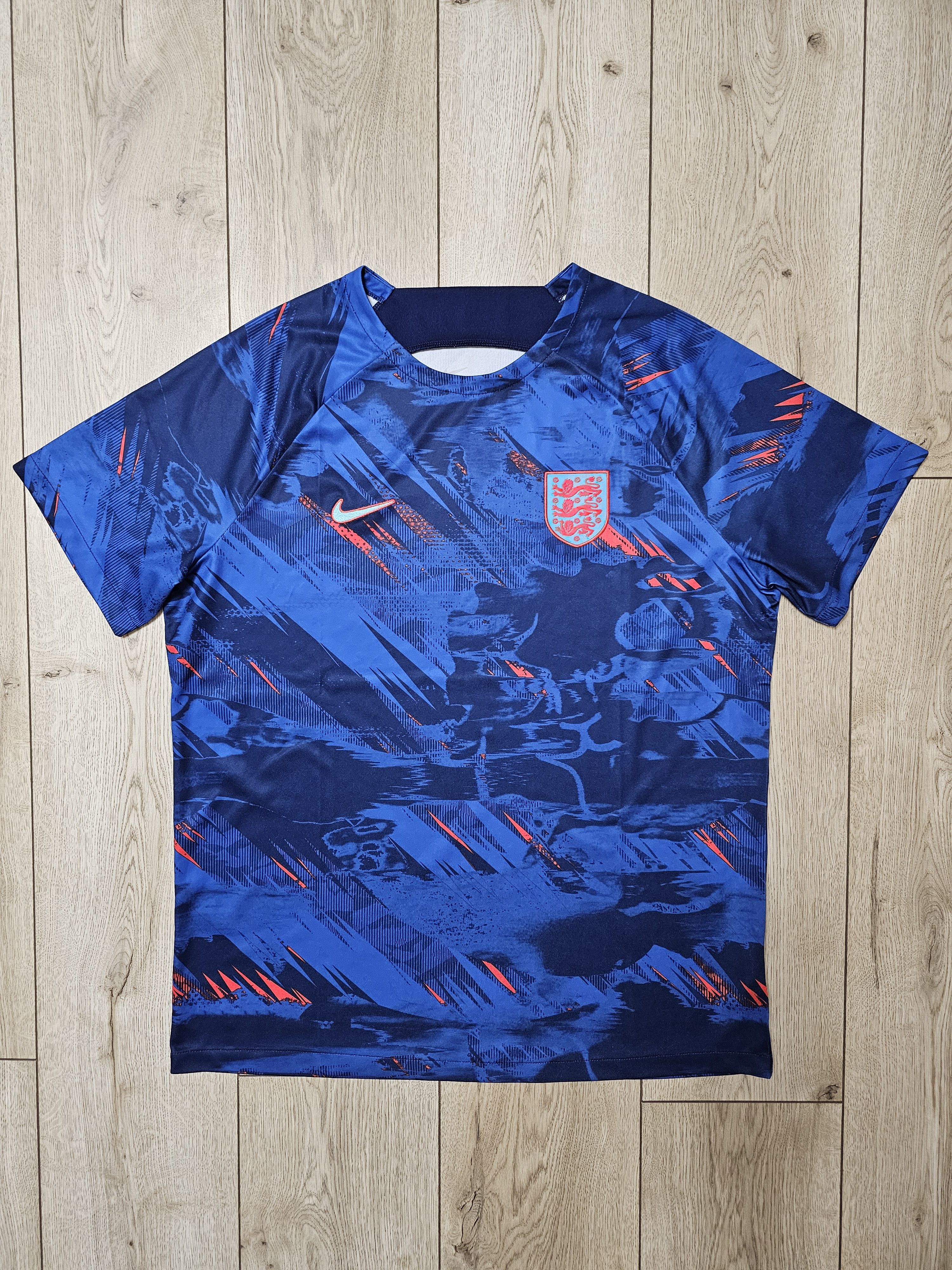 Nike ENGLAND 2022 2023 PRE-MATCH FOOTBALL SHIRT SOCCER JERSEY Size US XL / EU 56 / 4 - 1 Thumbnail