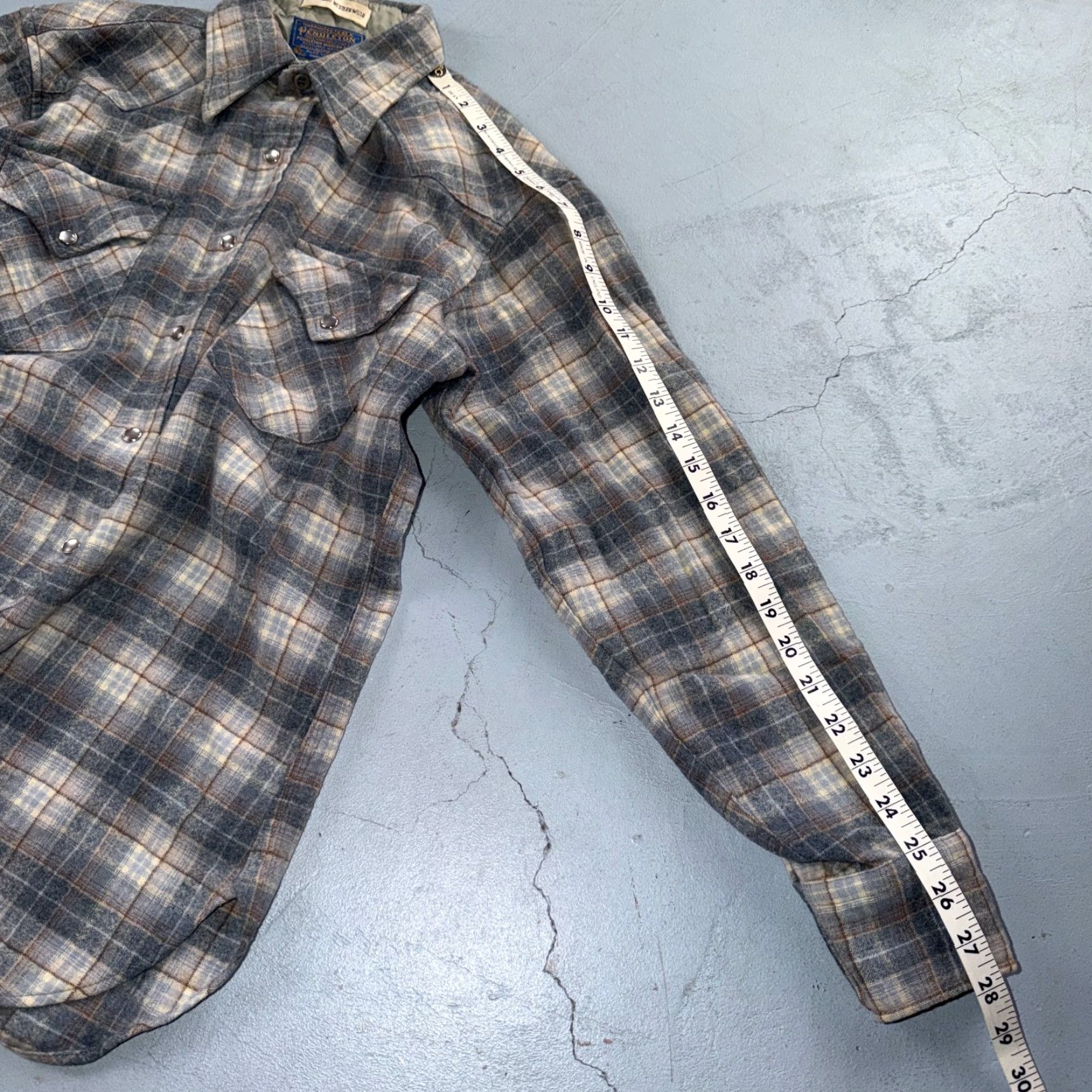 Pendleton VINTAGE Pendleton Shirt Gray 100% Virgin Wool Western Plaid Pearl Snap Button-Up M Men Broadway? Size US M / EU 48-50 / 2 - 5 Thumbnail