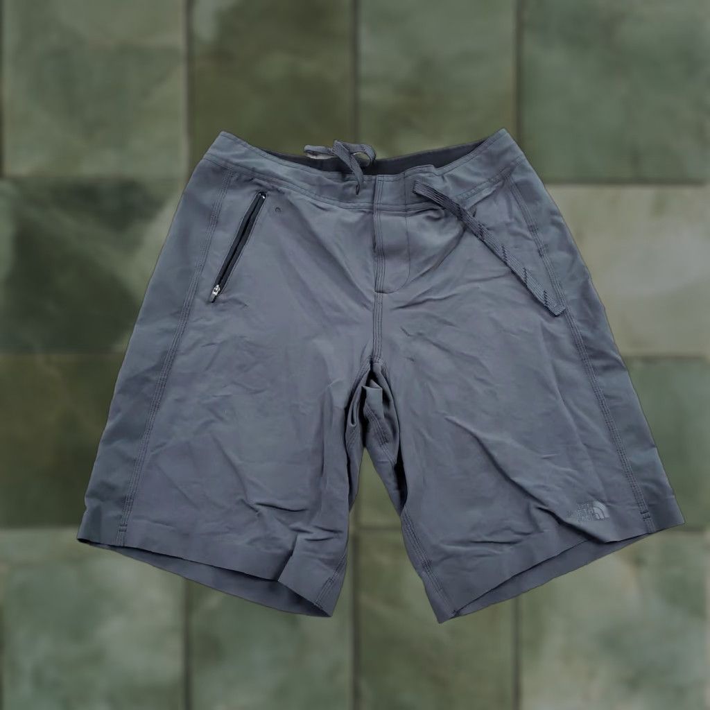 The North Face The North Face Shorts Mens 32 Gray Nylon Stretch Board Swim Trunks Outdoor Size US 32 / EU 48 - 1 Thumbnail