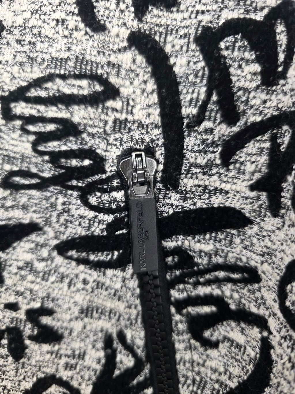 Karl Lagerfeld Karl Lagerfeld Paris Gray Black Logo Graffiti Zip Front Jack Size L / US 10 / IT 46 - 4 Thumbnail