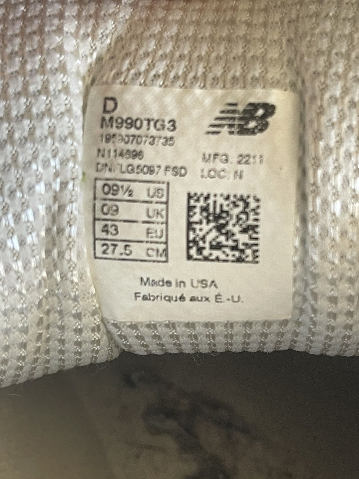 New Balance New Balance 990v3 Grey/Green Size US 9.5 / EU 42-43 - 6 Thumbnail