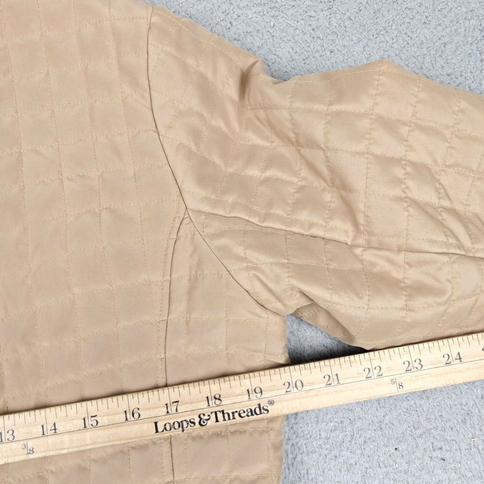 Lilly Pulitzer Lilly Pulitzer Coat Womens Medium Beige Quilted Snap Front Pockets Lined Warm Size M / US 6-8 / IT 42-44 - 7 Thumbnail