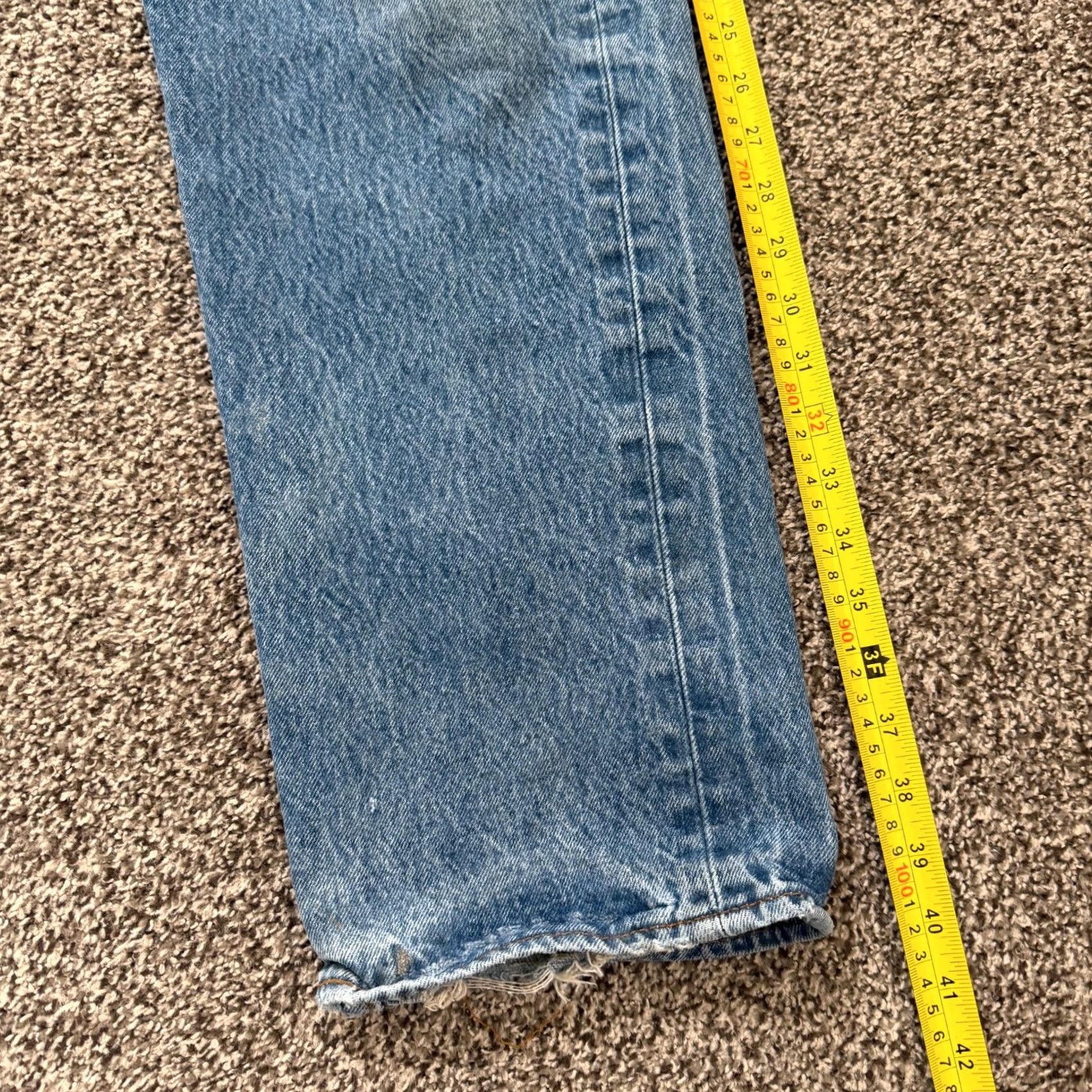 Levi's 5. It includes keywords that would be relevant for searches Size US 33 - 3 Thumbnail