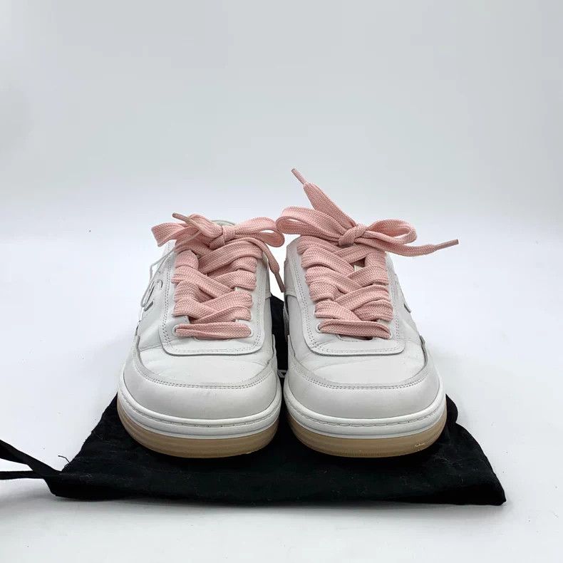 Chanel Chanel White double C logo lace-up casual flat sneakers Size US 7 / IT 37 - 8 Thumbnail