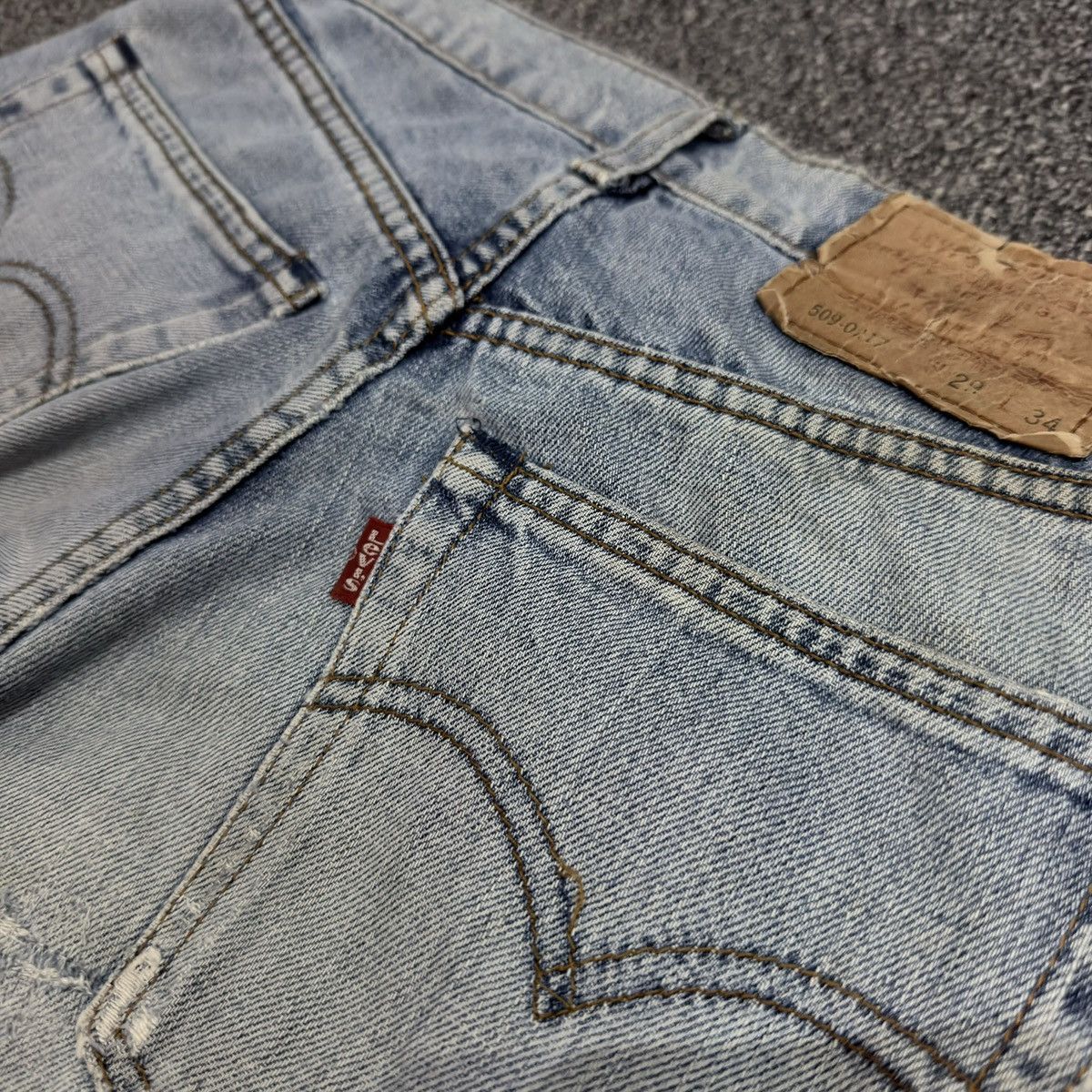Levi's Vintage Clothing Vintage 90s Levis 509-0217 Faded Aging Denim Light Washed Size US 29 - 9 Thumbnail