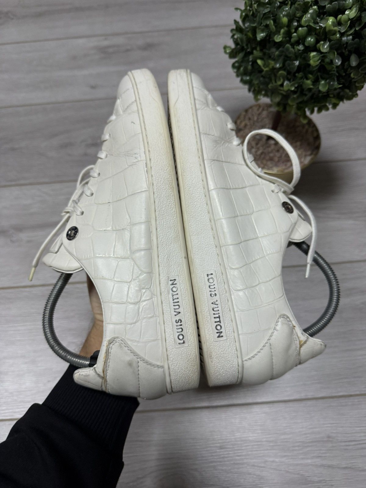 Louis Vuitton Louis Vuitton vintage suede sneakers boots Size US 9 / EU 42 - 6 Thumbnail