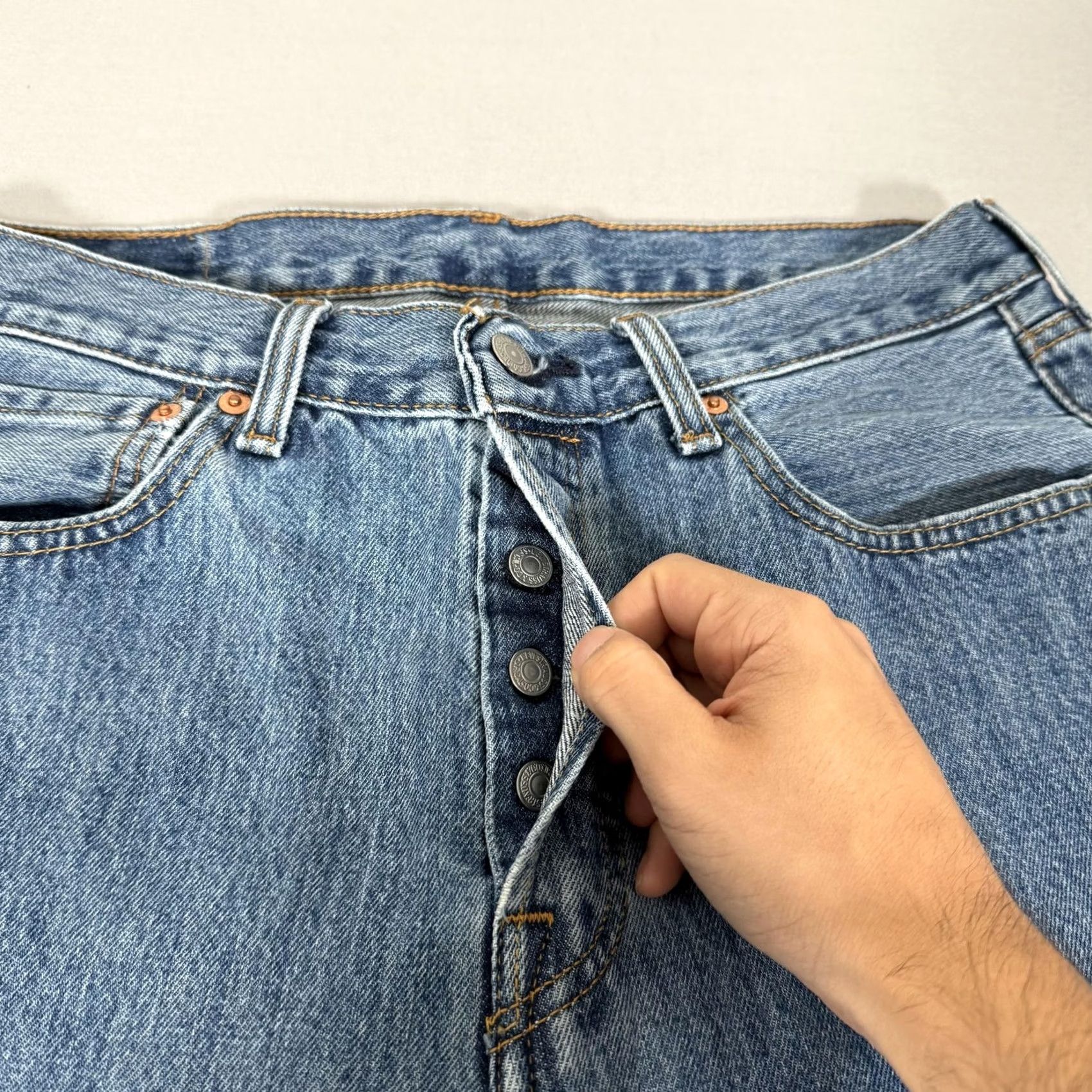Levi's Levi's 501 Jeans Mens 33x30 Blue Medium Wash Denim Straight Leg Regular Fit Button Fly Pants Western Cowboy Cotton Size US 33 - 3 Thumbnail