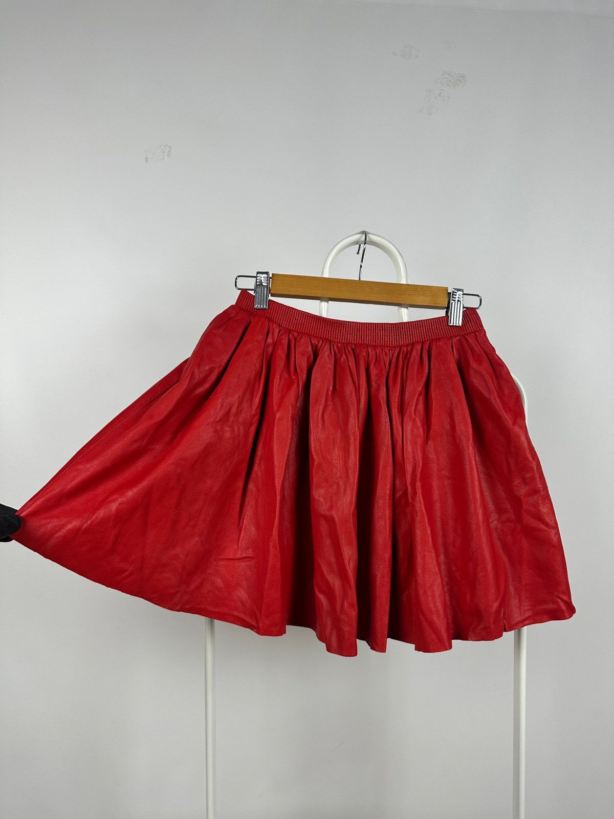 Miu Miu Miu Miu Red Leather Lambskin Mini Skirt Size 27" / US 4 / IT 40 - 8 Thumbnail