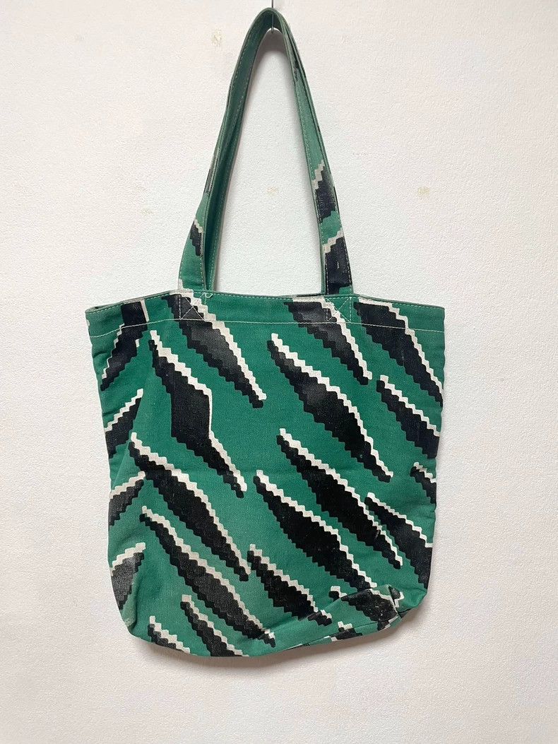 Vivienne Westwood Vivienne Westwood size os Green striped canvas earth print Size ONE SIZE - 3 Thumbnail