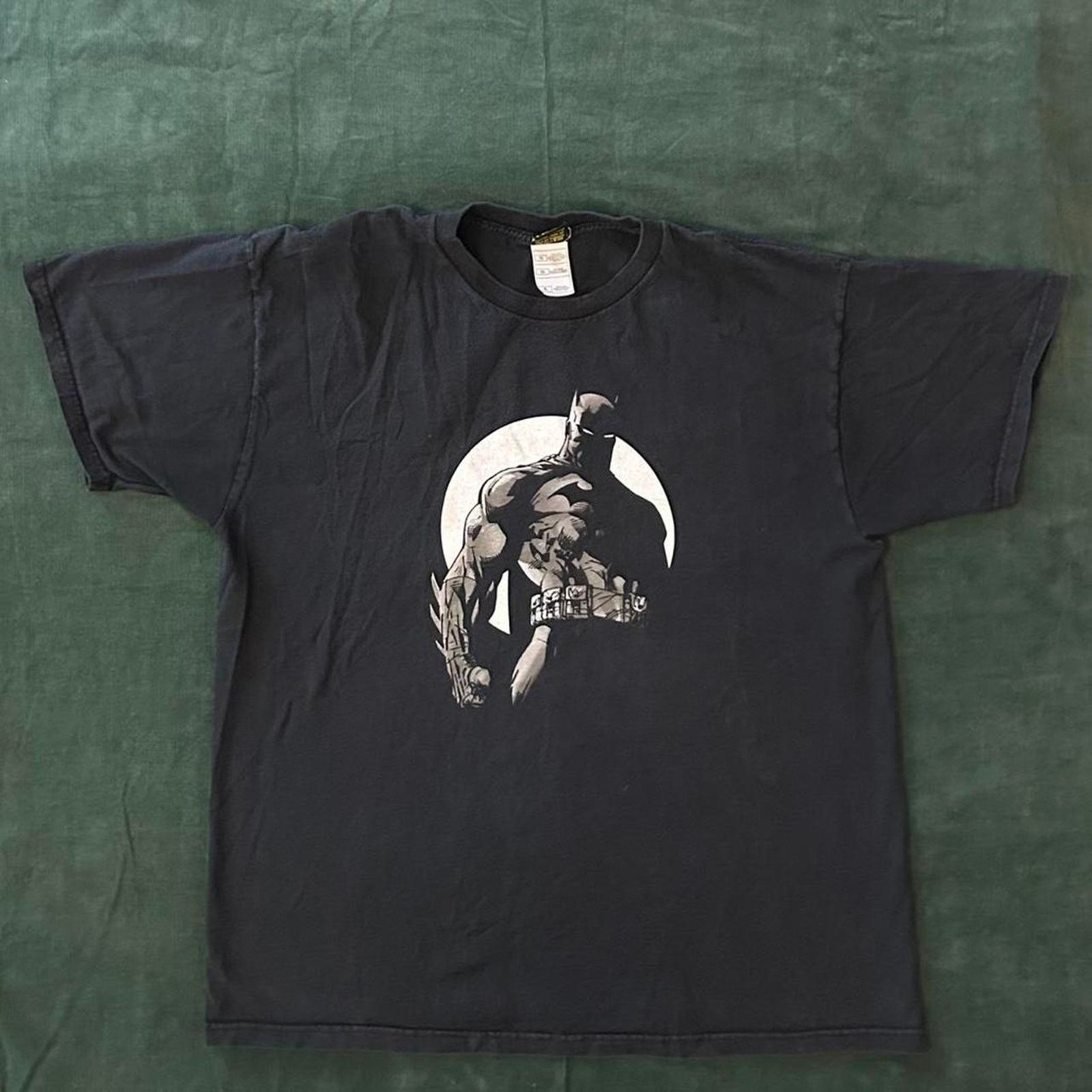 DC Comics 2005 batman graphic tee Size US XL / EU 56 / 4 - 1 Thumbnail
