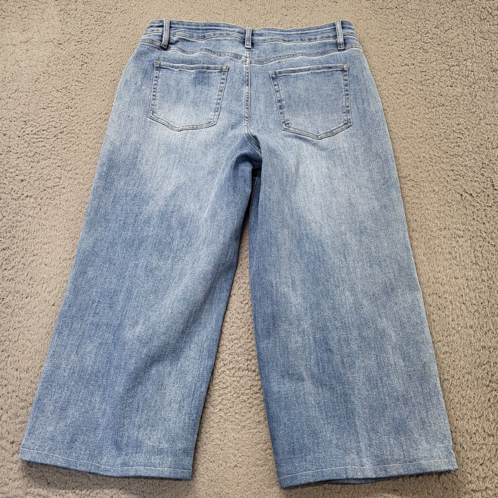Vintage YMI Capri Jeans Womens Size 13/31 Blue Medium Wash Stretch Professionally Hemmed Size 34" / US 12 / IT 48 - 2 Thumbnail