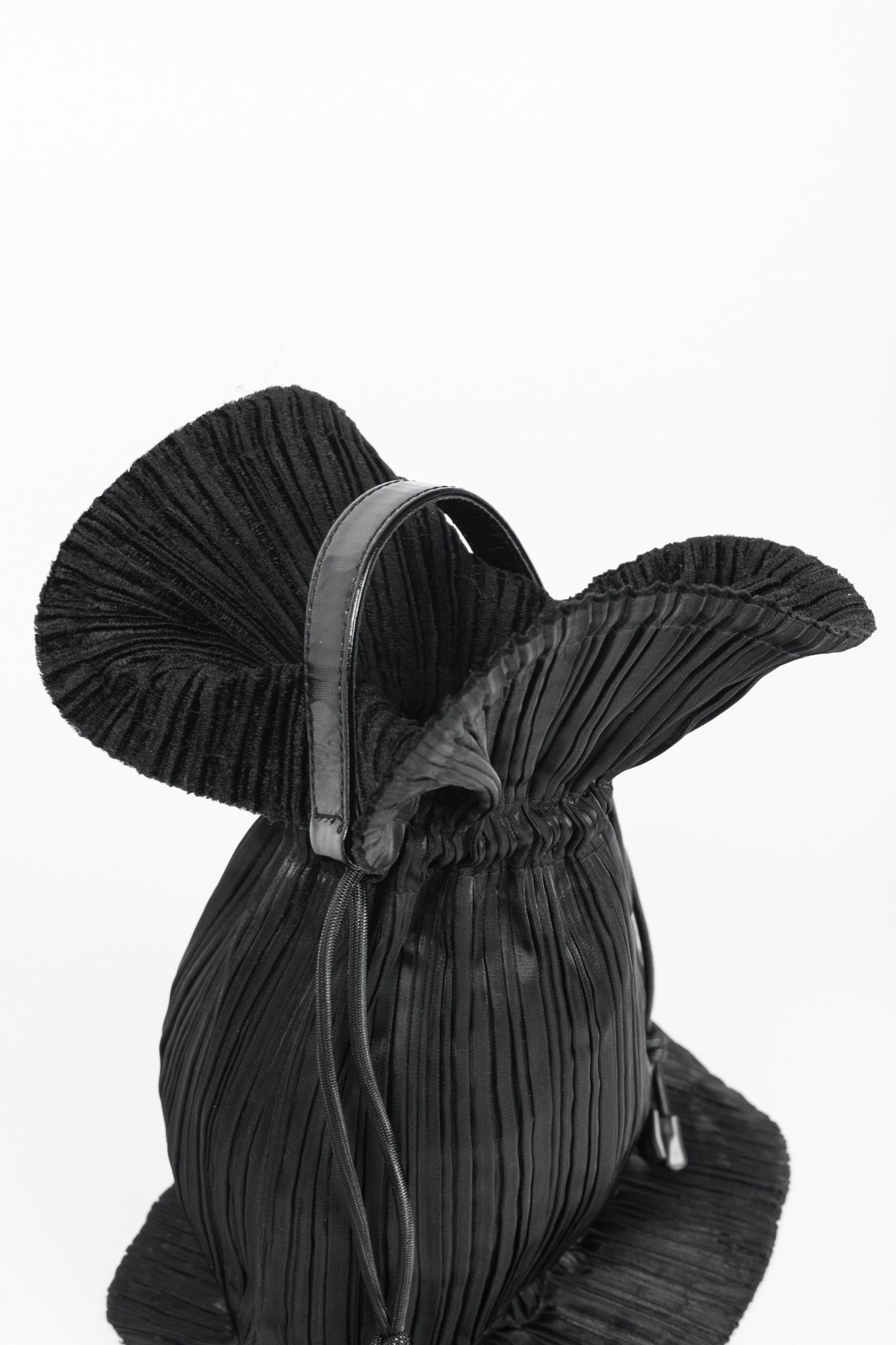Issey Miyake Issey Miyake Black Pleated Satin Evening Bag Size ONE SIZE - 5 Thumbnail
