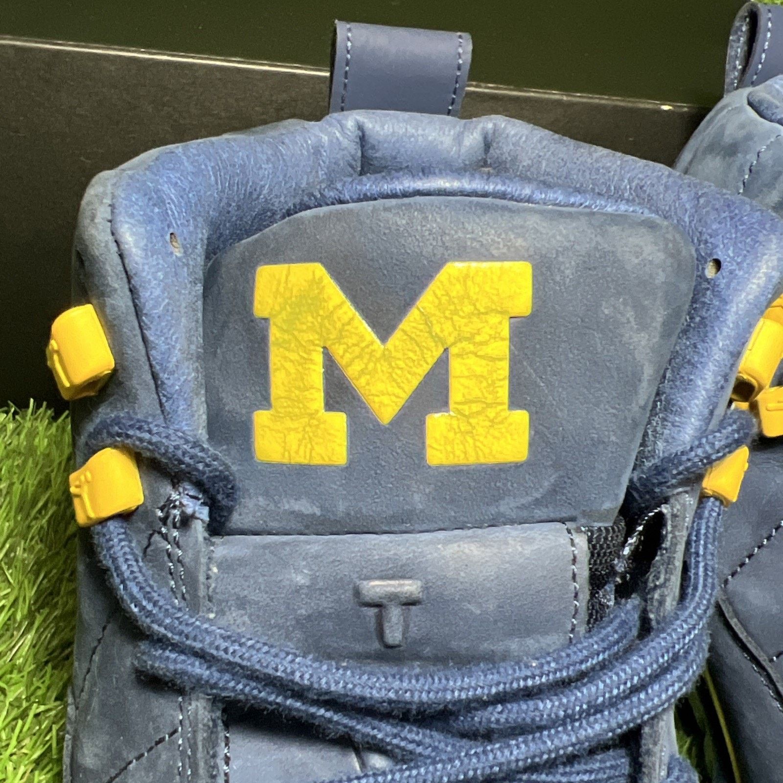 Nike Size 11.5 - Air Jordan 12 Retro Michigan Size US 11.5 / EU 44-45 - 7 Thumbnail