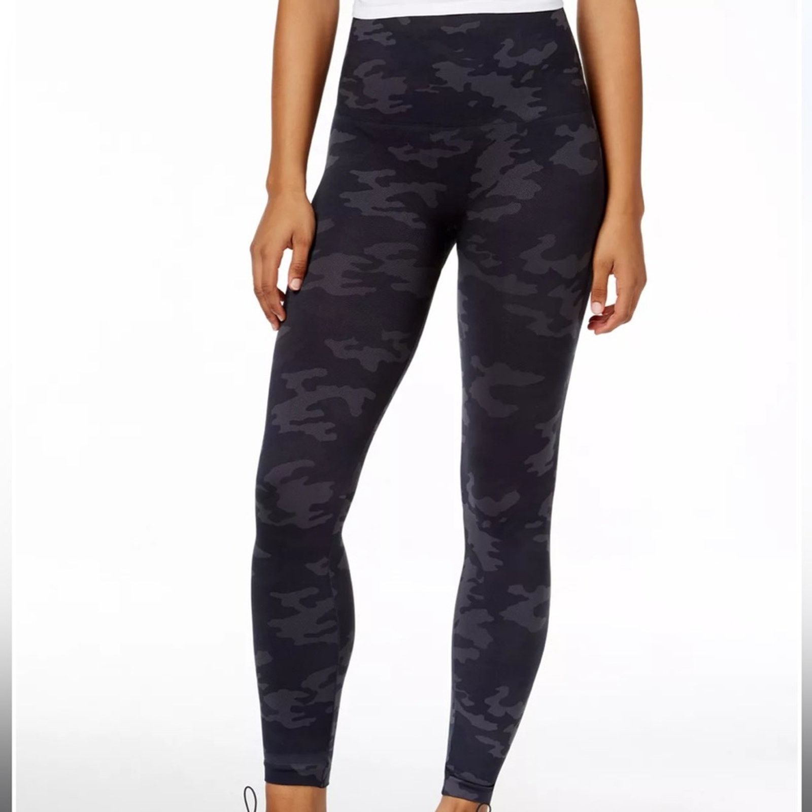 Spanx SPANX Look at Me Now High-Waisted Seamless Leggings Size 29" - 1 Thumbnail