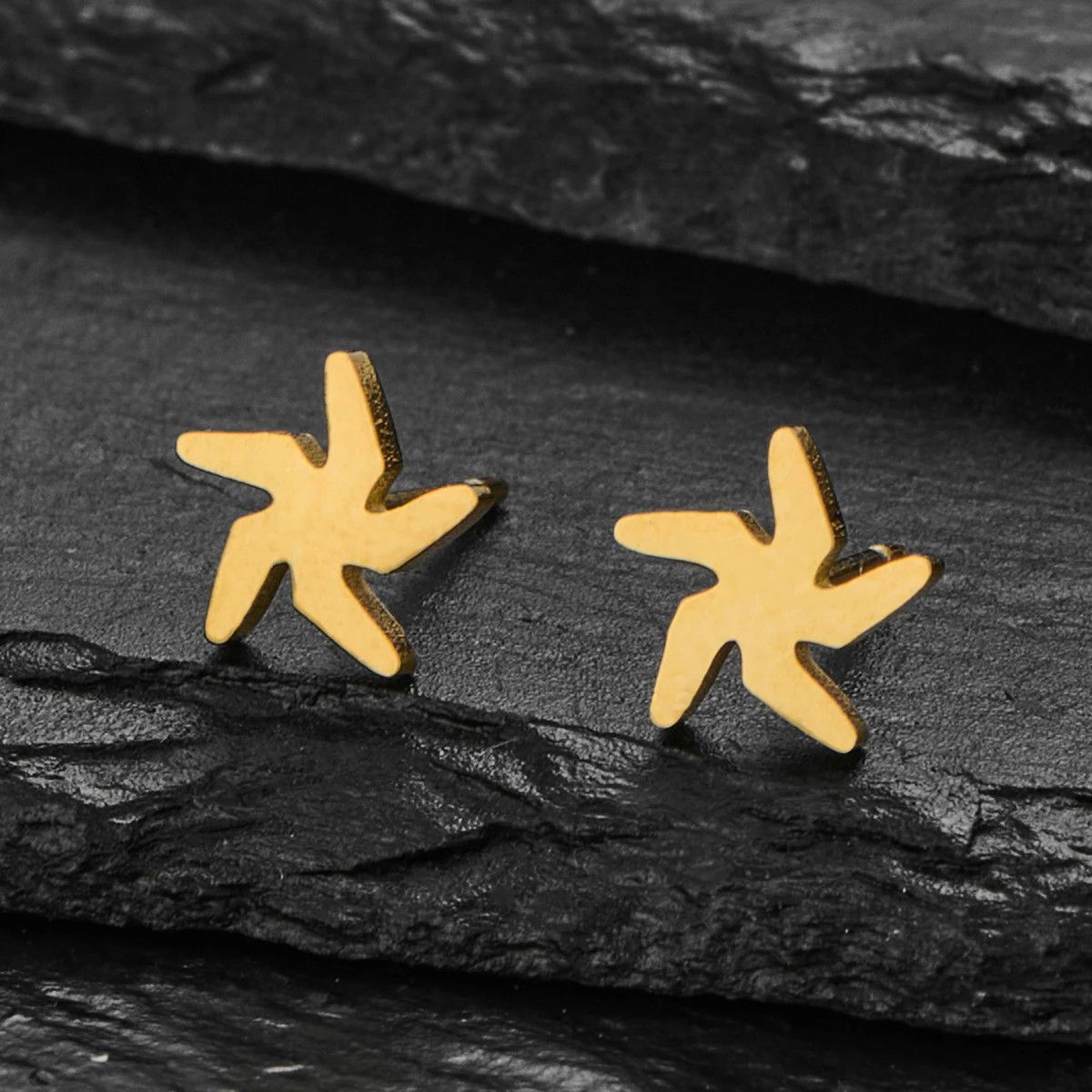 Jewelry Wind Turbine Mini Stud Earrings Charm Earring Gift Size ONE SIZE - 1 Thumbnail