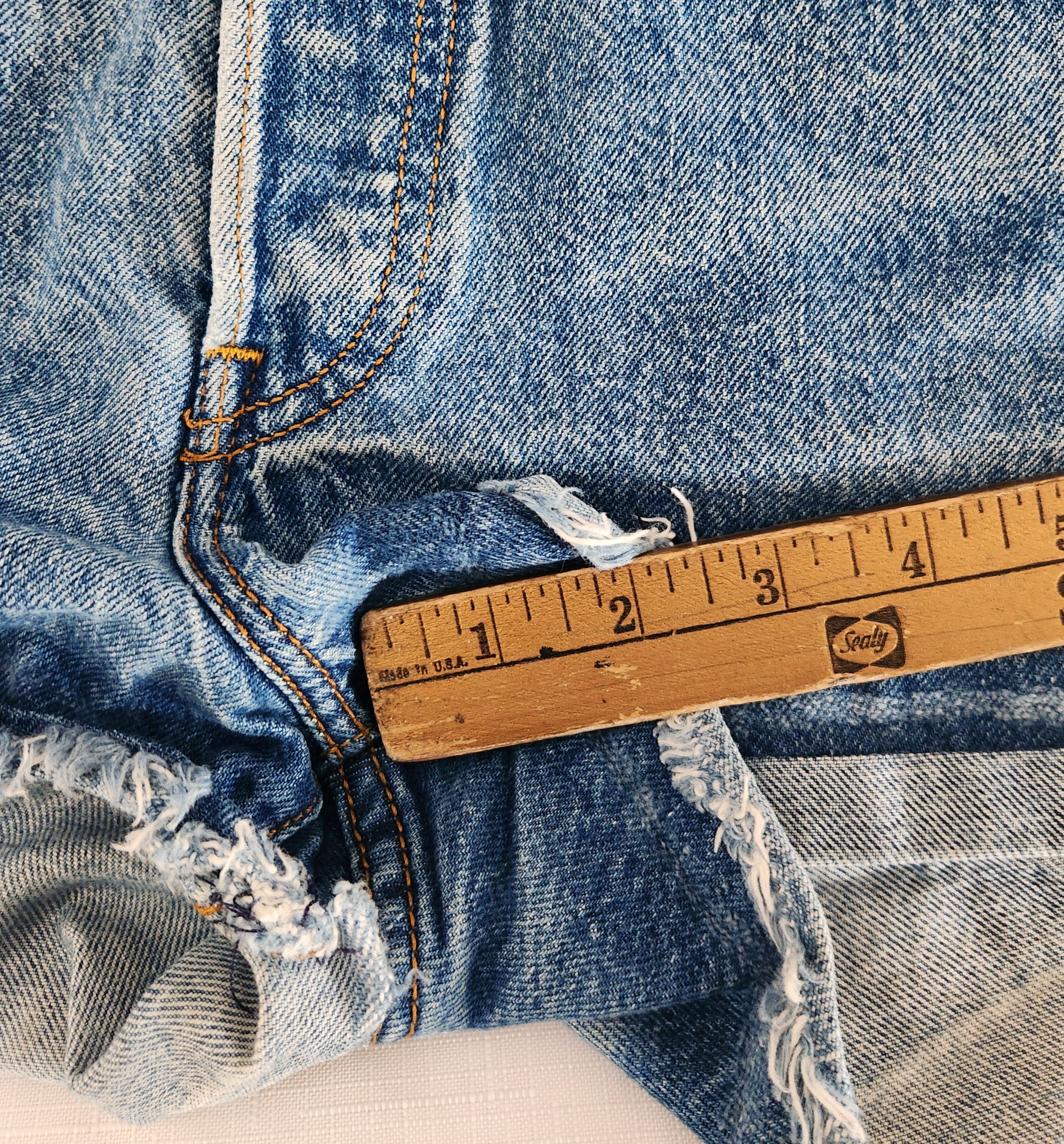 Levi's Levi's Women's Short Distressed Premium Denim Shorts Size 25 Size 25" / US 0 / IT 36 - 10 Thumbnail