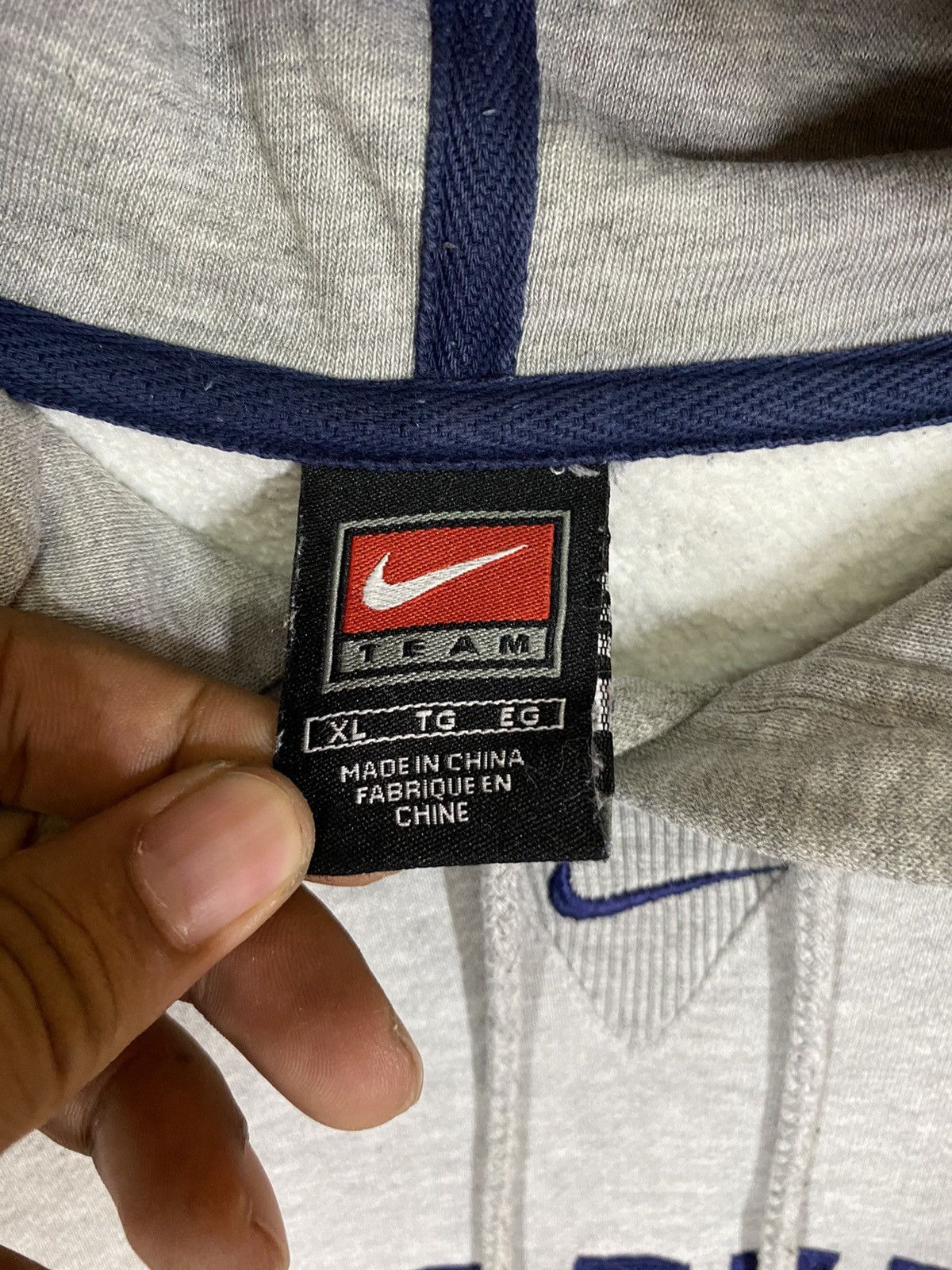 Vintage ‼️VINTAGE HUSKIES NIKE CENTRE LOGO HOODIE sun faded‼️ Size US XL / EU 56 / 4 - 4 Thumbnail