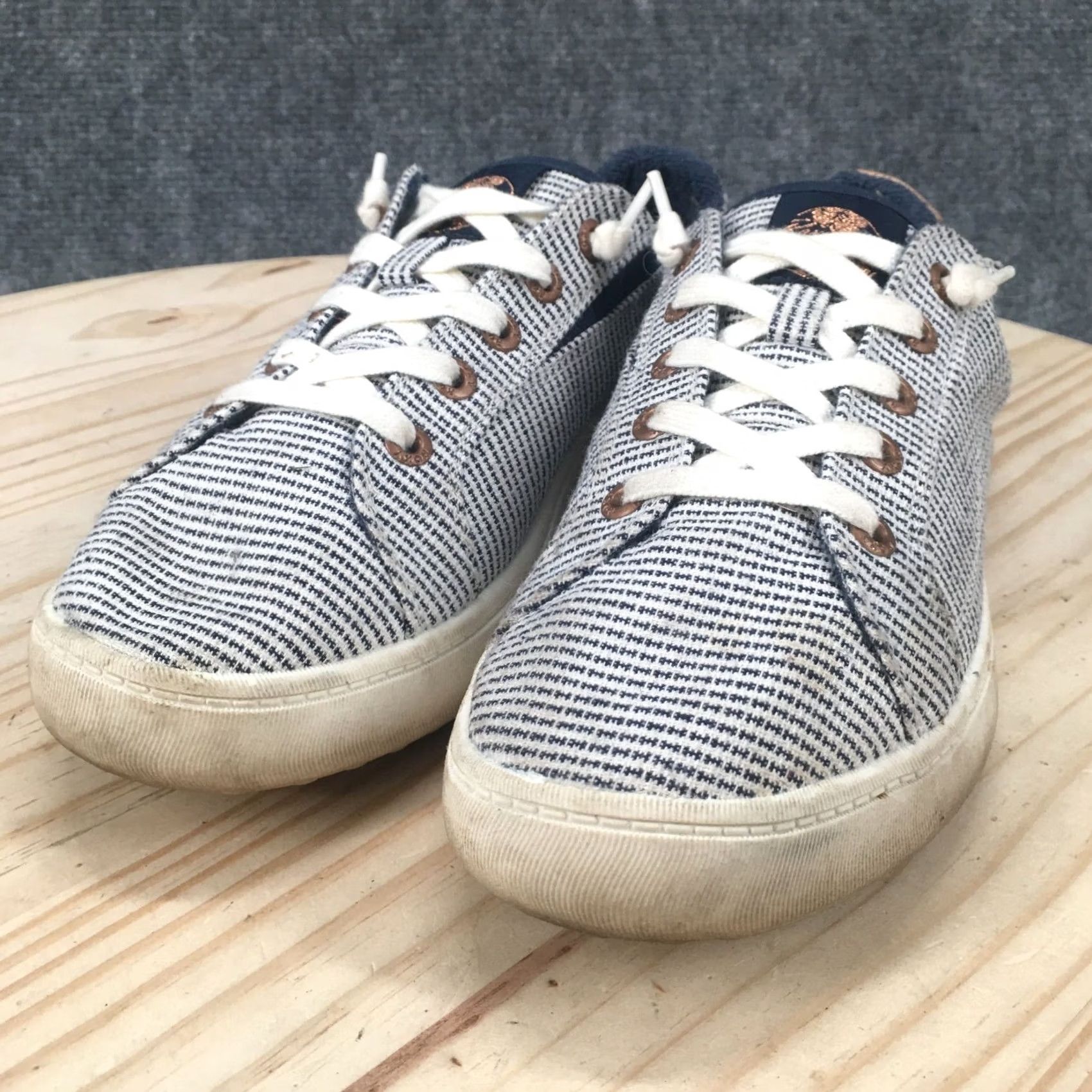 Vintage Roxy Shoes Womens 8.5 Walking Sneakers Blue Striped Lace Up Low Top Comfort Shirt Sneaker Womens Adult 8.5 Blue Striped Casual Shoes Mens? Size M / US 6-8 / IT 42-44 - 6 Thumbnail