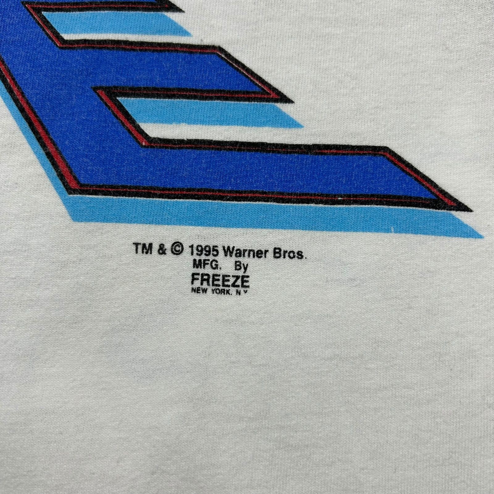 Vintage 90s TAZ WARNER BROS LOONEY TUNES FREEZE 1995 AOP T-SHIRT Size US M / EU 48-50 / 2 - 6 Thumbnail