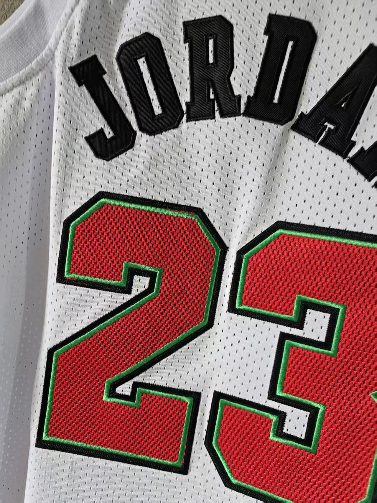 NBA Michael Jordan Jersey Chicago Bulls 23 Double Stitched White Size US XL / EU 56 / 4 - 4 Thumbnail