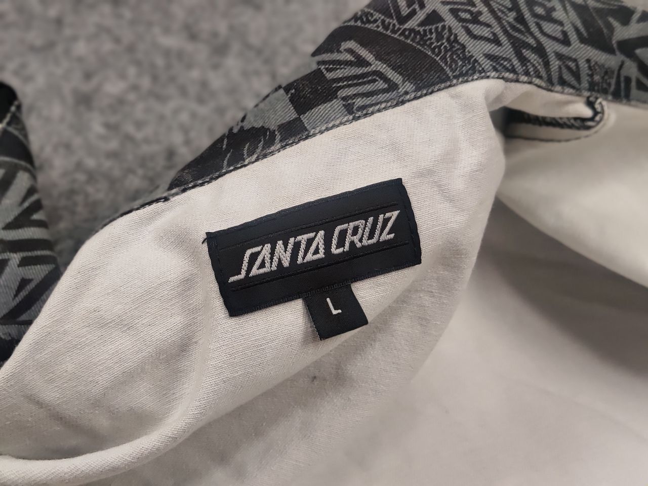 Santa Cruz Skateboards Santa Cruz El Jefe All-Over Pattern Long Sleeve Zip Jacket Size US L / EU 52-54 / 3 - 14 Thumbnail