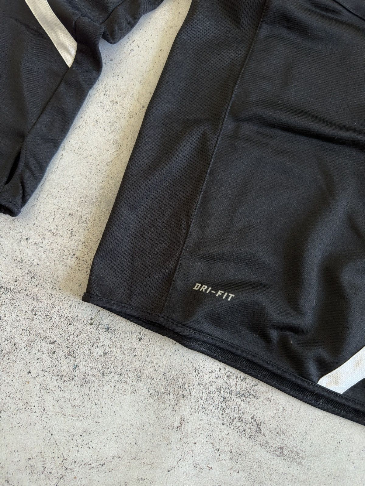 Nike Nike Black Training Sweater Size M Size US M / EU 48-50 / 2 - 3 Thumbnail
