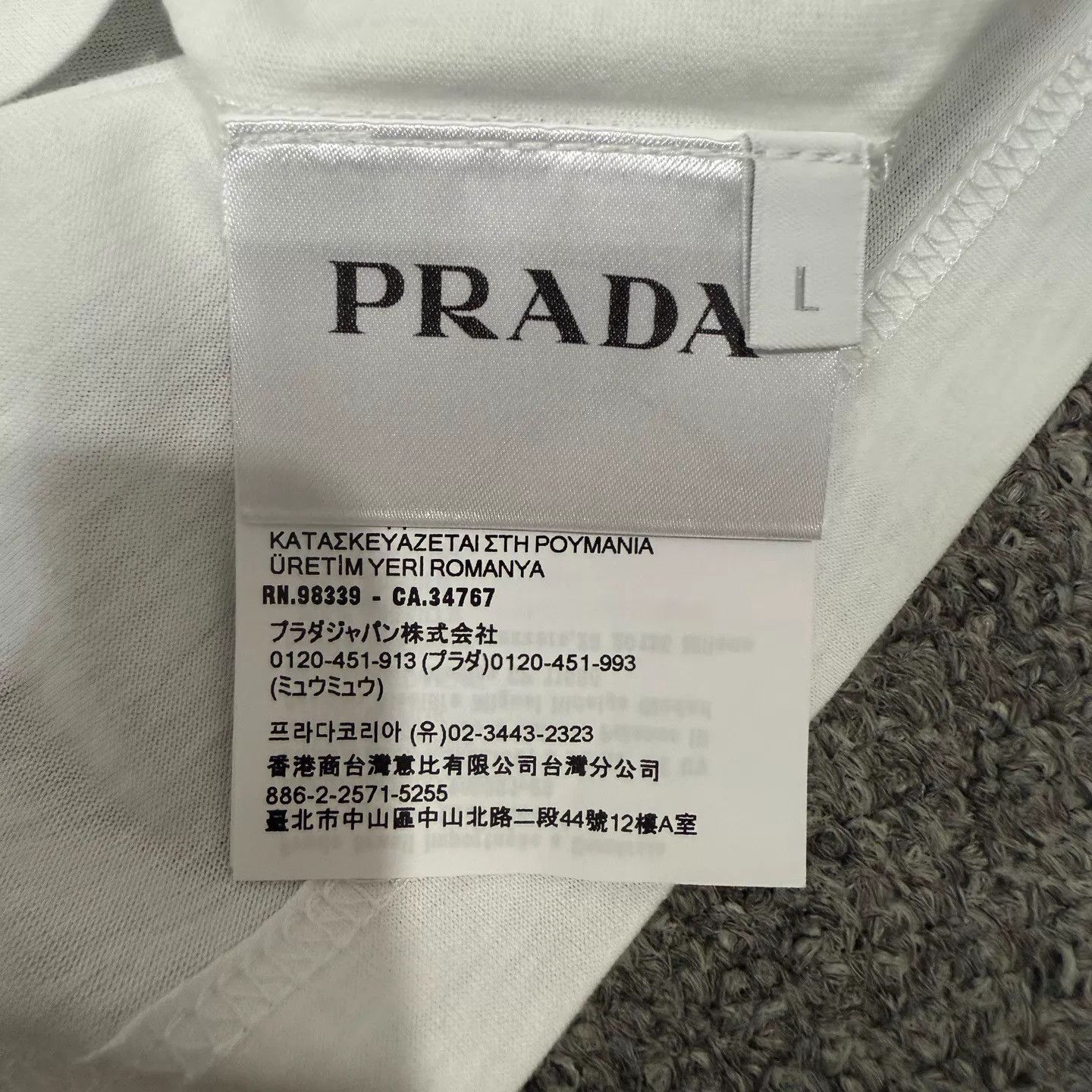 Prada Prada White Short Sleeve Tee Back Triangle L Unworn Size L / US 10 / IT 46 - 4 Thumbnail