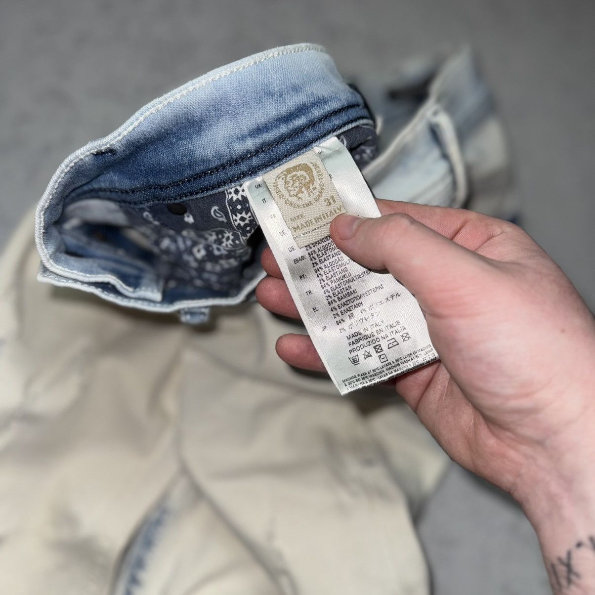 Diesel RARE Diesel Distressed Tepphar Slim Jeans Size US 31 - 18 Thumbnail