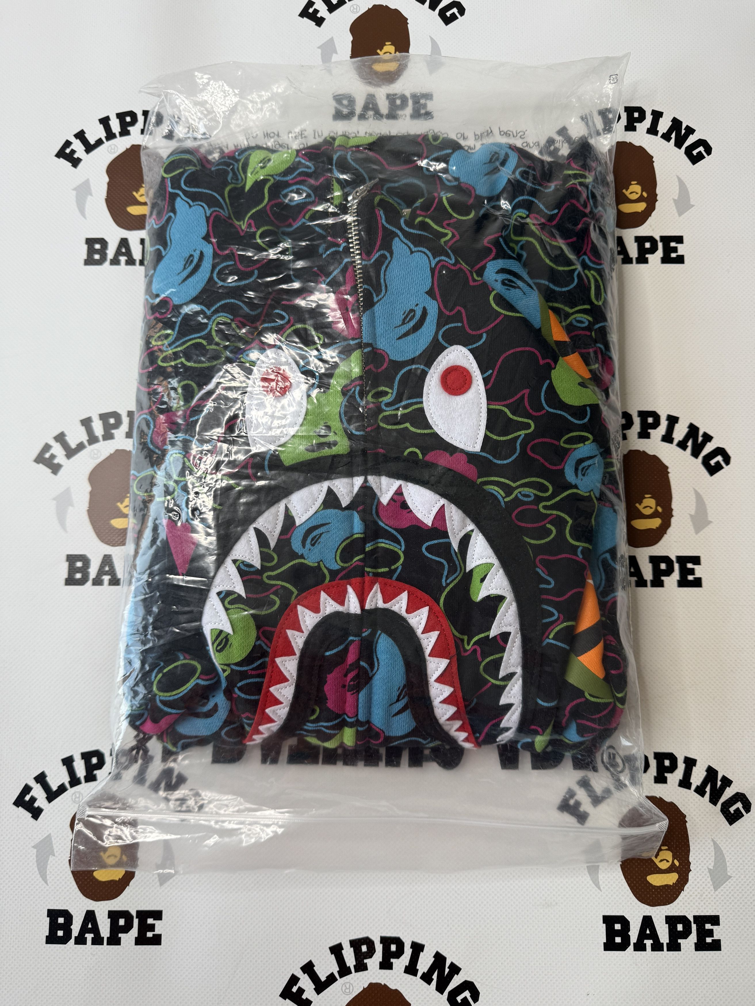 Bape BAPE LAS VEGAS SEPARATE SHARK FULL ZIP HOODIE Size US M / EU 48-50 / 2 - 17 Thumbnail