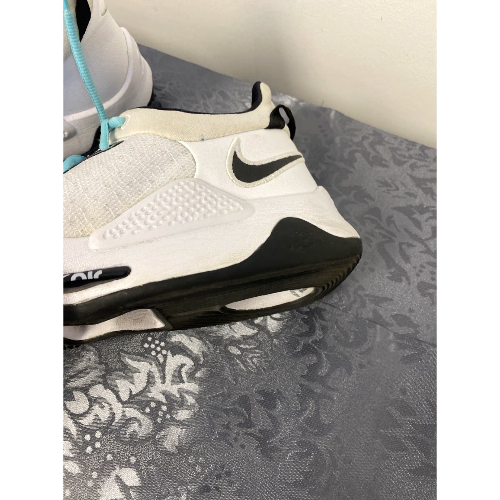 Nike Nike PG 5 Sneakers Men 13 White Nike PG 5 Sneaker Mens 13 White Size US 12 / EU 45 - 5 Thumbnail