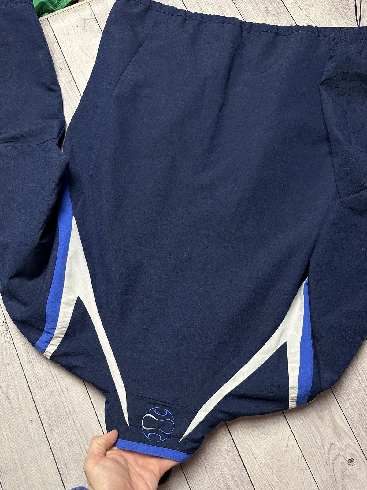 Vintage Vintage adidas Chelsea soccer track jacket size S Samsung Size US S / EU 44-46 / 1 - 7 Thumbnail