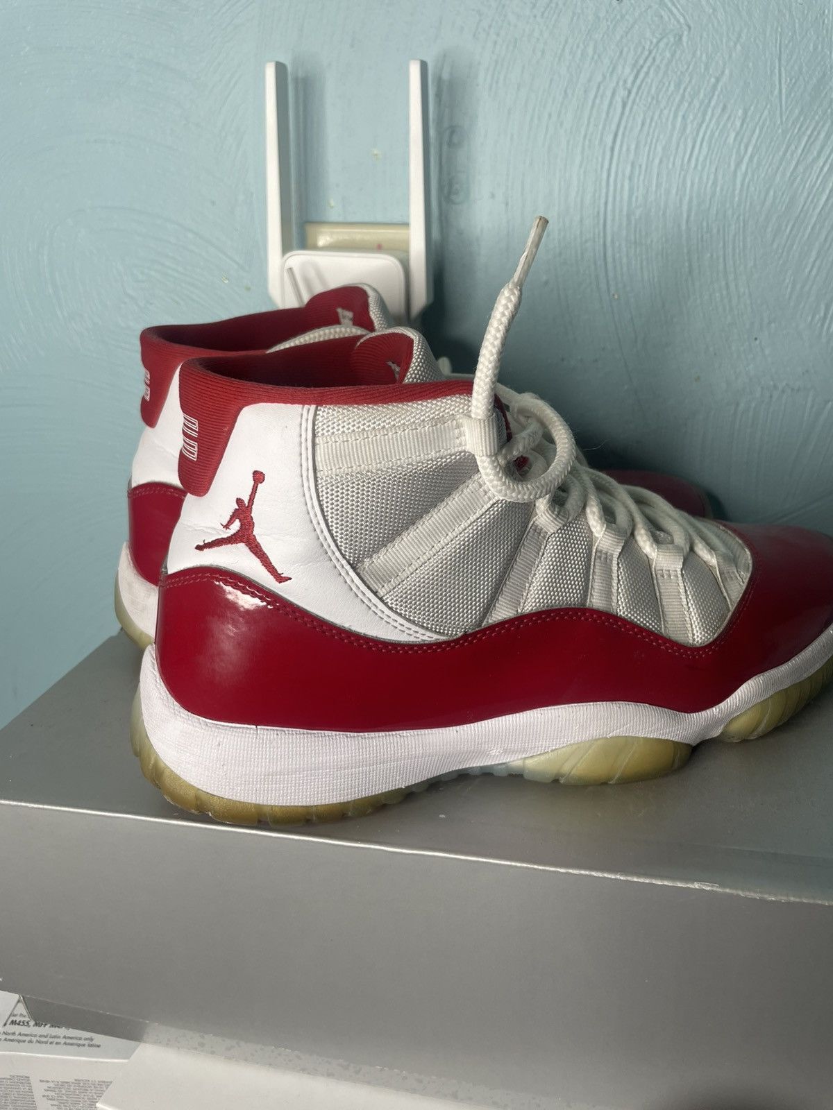 Jordan Brand × Nike Jordan 11 Cherry Size US 10.5 / EU 43-44 - 3 Thumbnail
