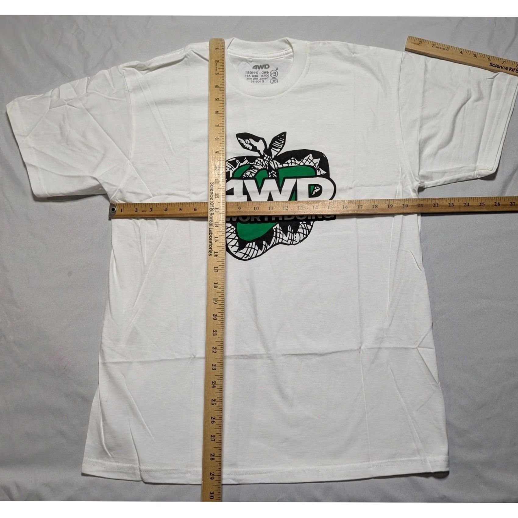Vintage 4 Worth Doing T-Shirt Men Large White Streetwear Apple Snake Logo Crewneck Short Sleeve Graphic Tee Size US L / EU 52-54 / 3 - 5 Thumbnail