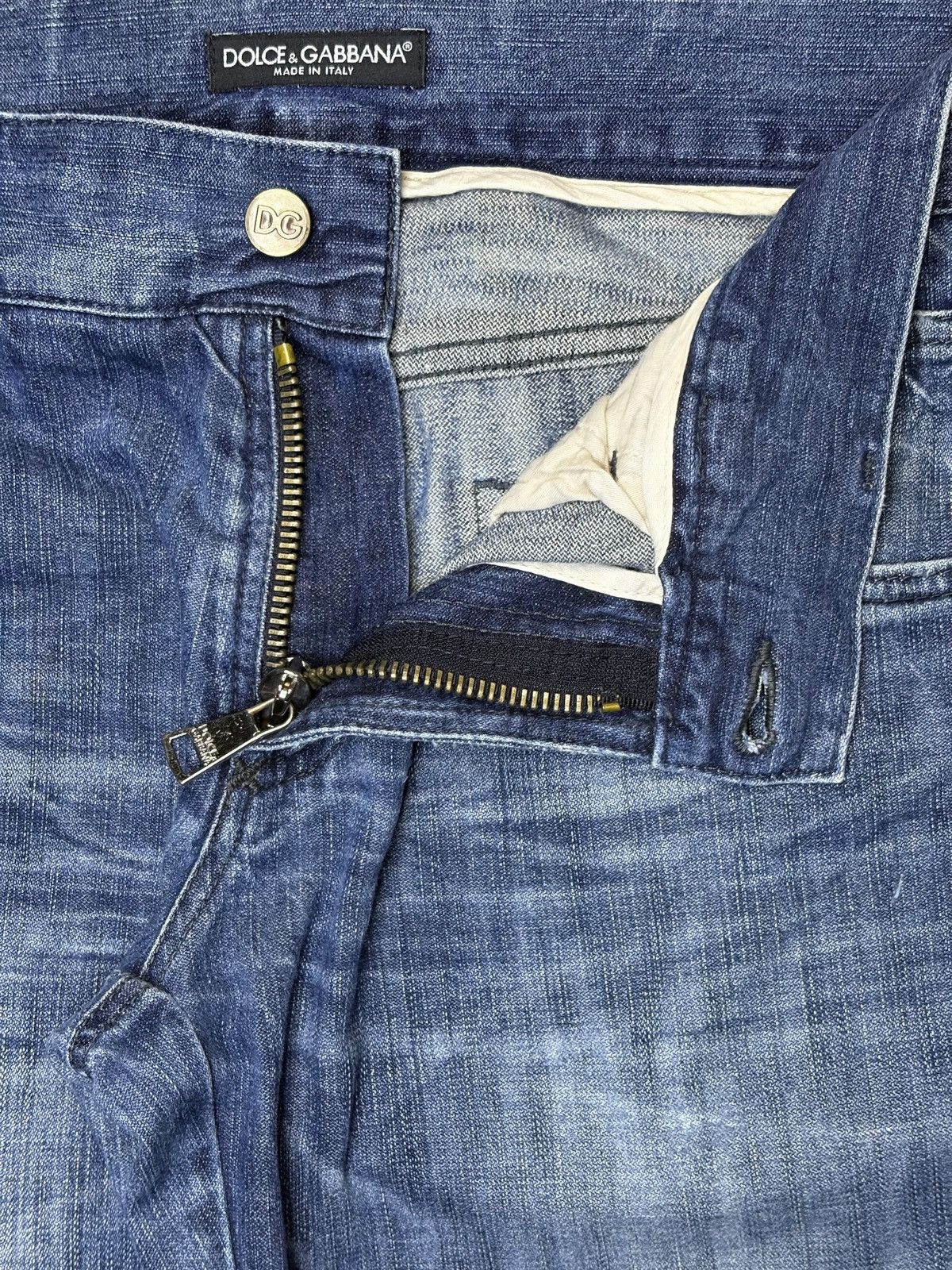 Dolce & Gabbana Vintage Italy Dolce Gabbana Blue Wash Distressed Jean Shorts Size US 34 / EU 50 - 11 Thumbnail