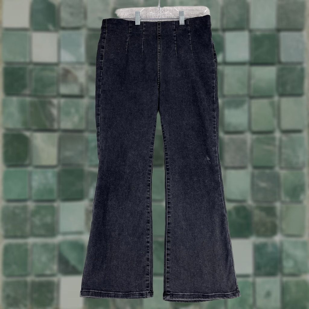 Free People Free People Jeans Womens 28 Black Denim Flare High-Rise Wide-Leg Casual Wool? Size 28" / US 6 / IT 42 - 1 Thumbnail