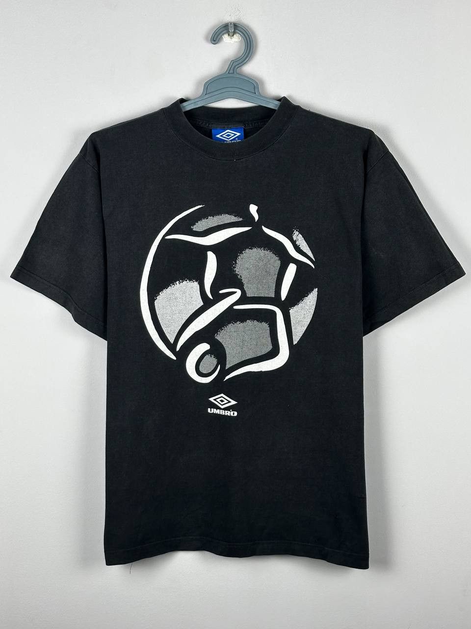 Umbro Vintage Umbro t shirt oversize y2k big logo Faded Size US L / EU 52-54 / 3 - 2 Thumbnail