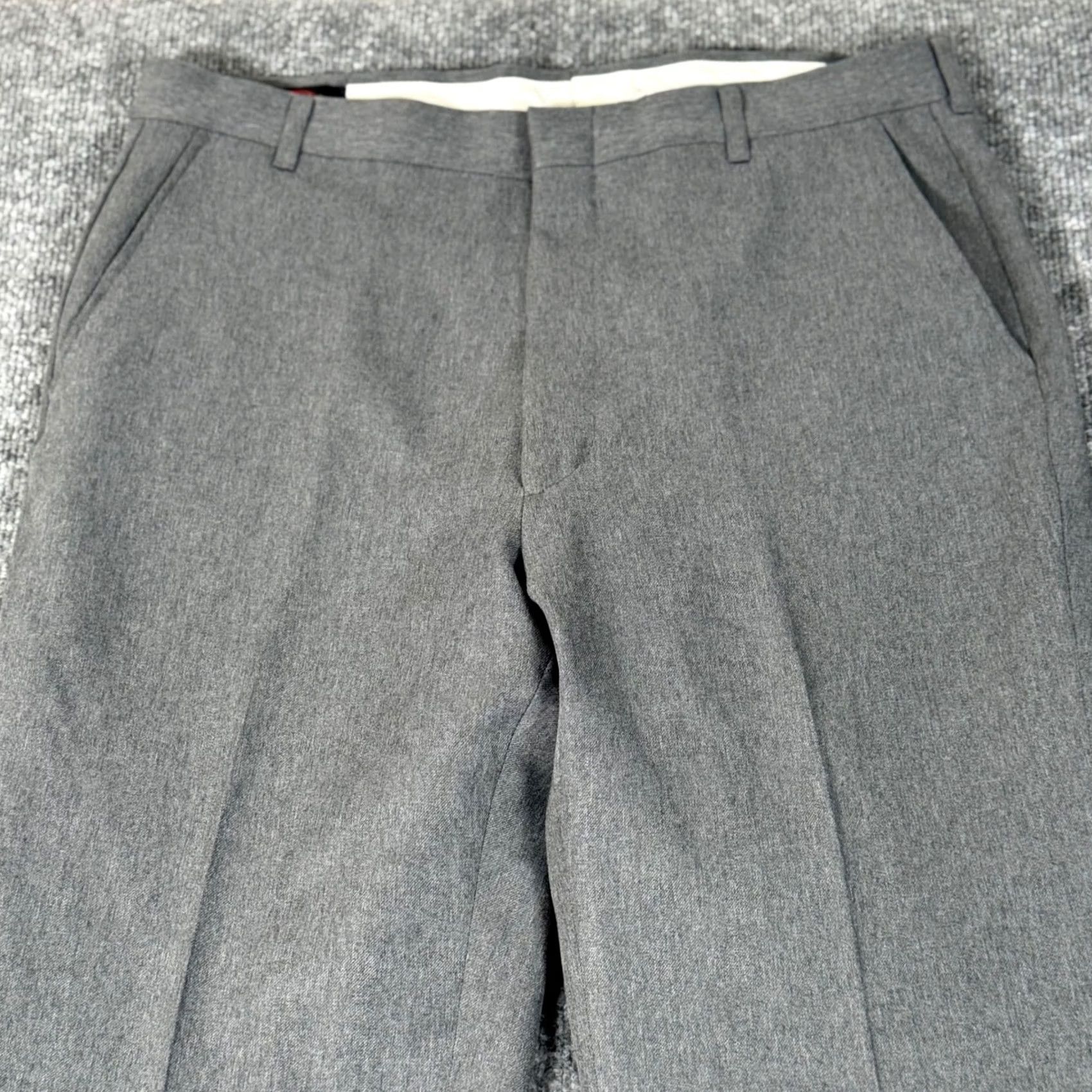 Vintage VINTAGE Botany 500 Gray Pleated Dress Pants 34x33.5 XL MenDress Pants Business Workwear Easy Care Pockets Solid Front Pleated Slit Button ZIP USA Size US 34 / EU 50 - 3 Thumbnail