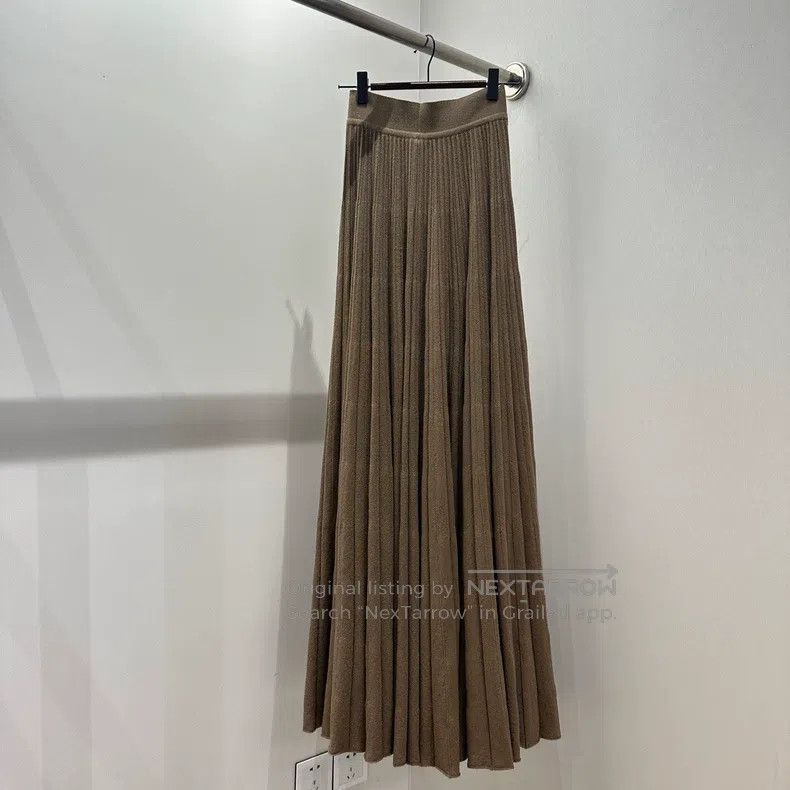 Loro Piana Loro Piana size S Pleated Mid-Length Cashmere Skirt Size 25" / US 0 / IT 36 - 2 Thumbnail