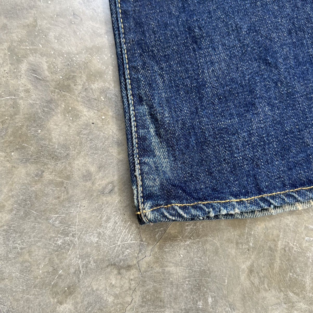 Japanese Brand 2000’s Skull Jeans by An Alchemist Distressed Flared Jeans Size US 26 / EU 42 - 9 Thumbnail